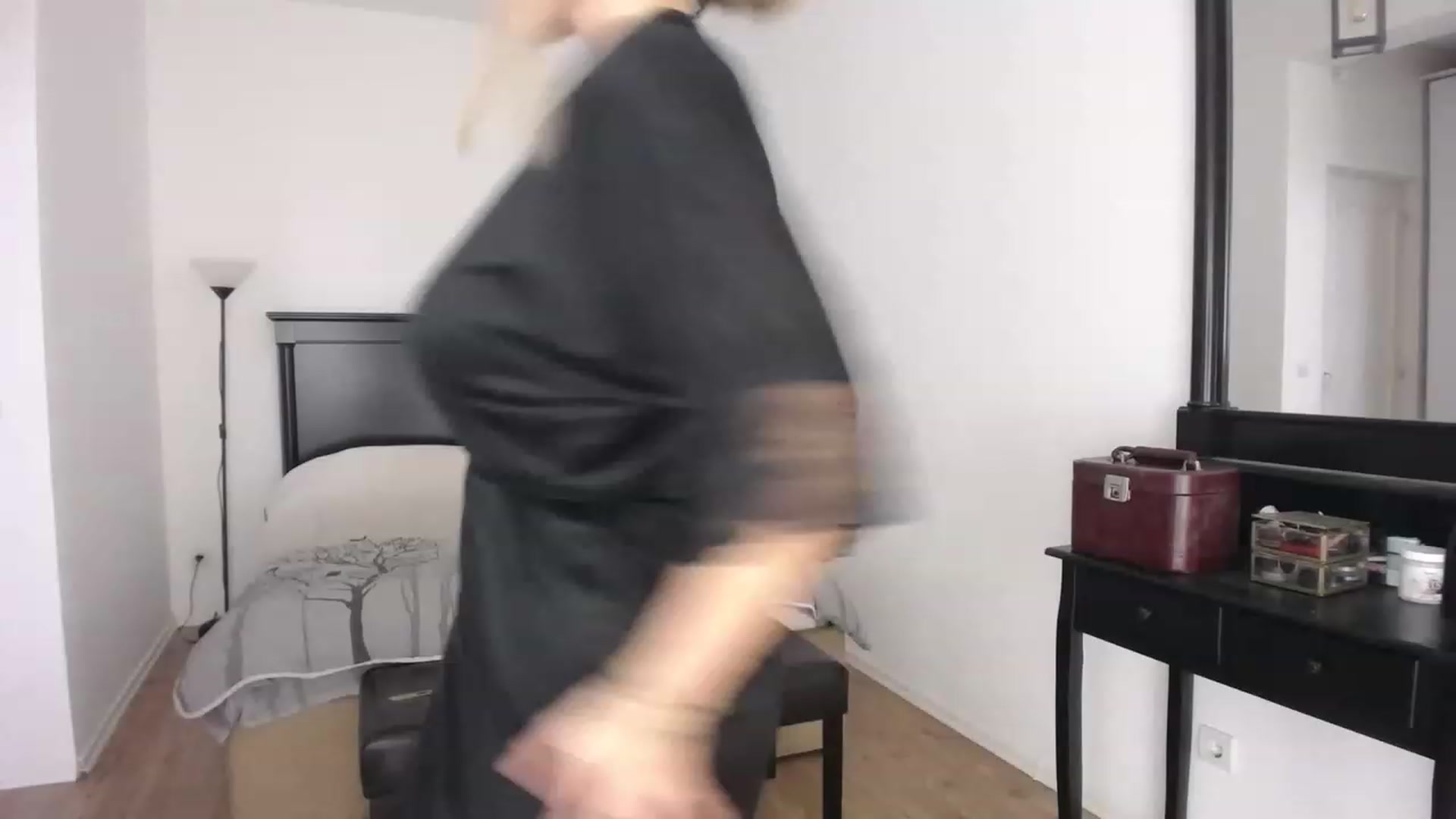 Gallery image thumbnail from Carollyne_'s myfreecams stream on, 11/26/2022, 12:08 image 5 of 20