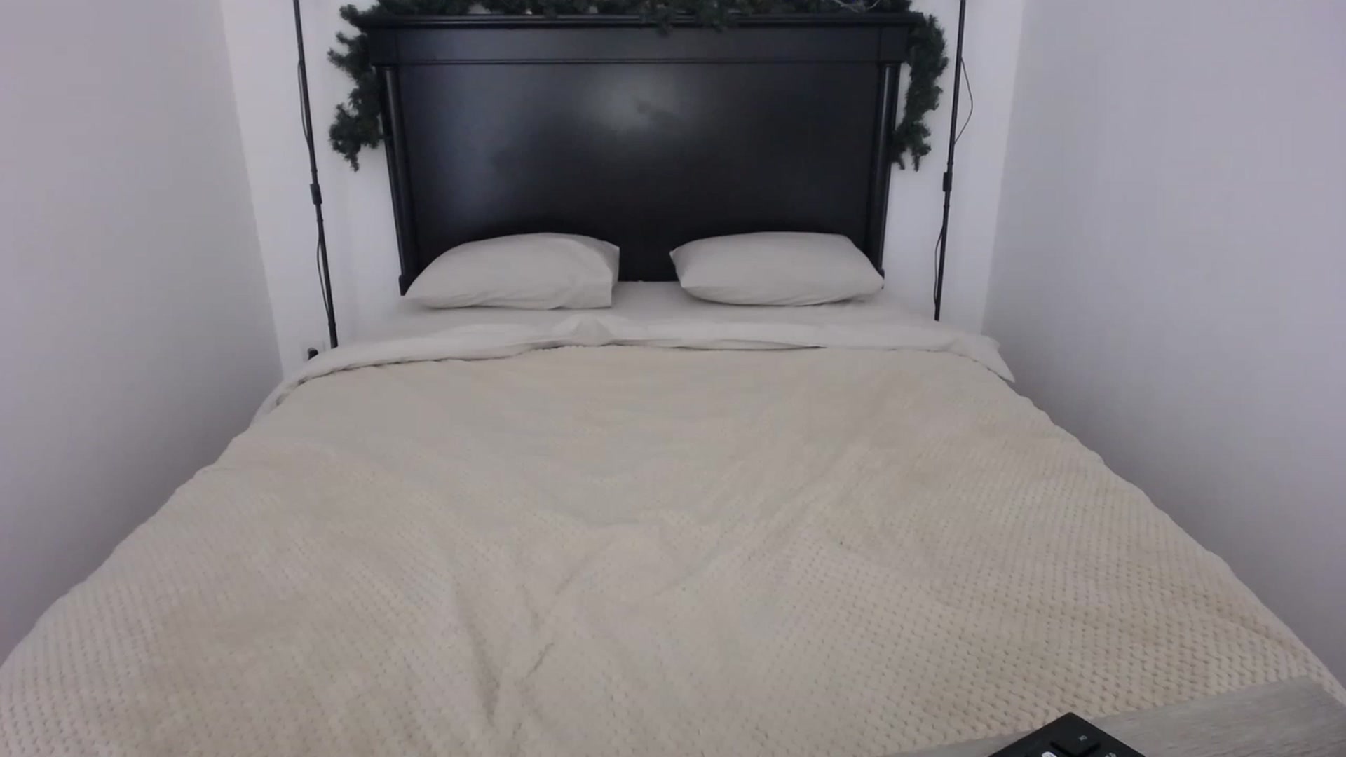 Gallery image thumbnail from Carollyne_'s myfreecams stream on, 12/08/2022, 17:03 image 20 of 20
