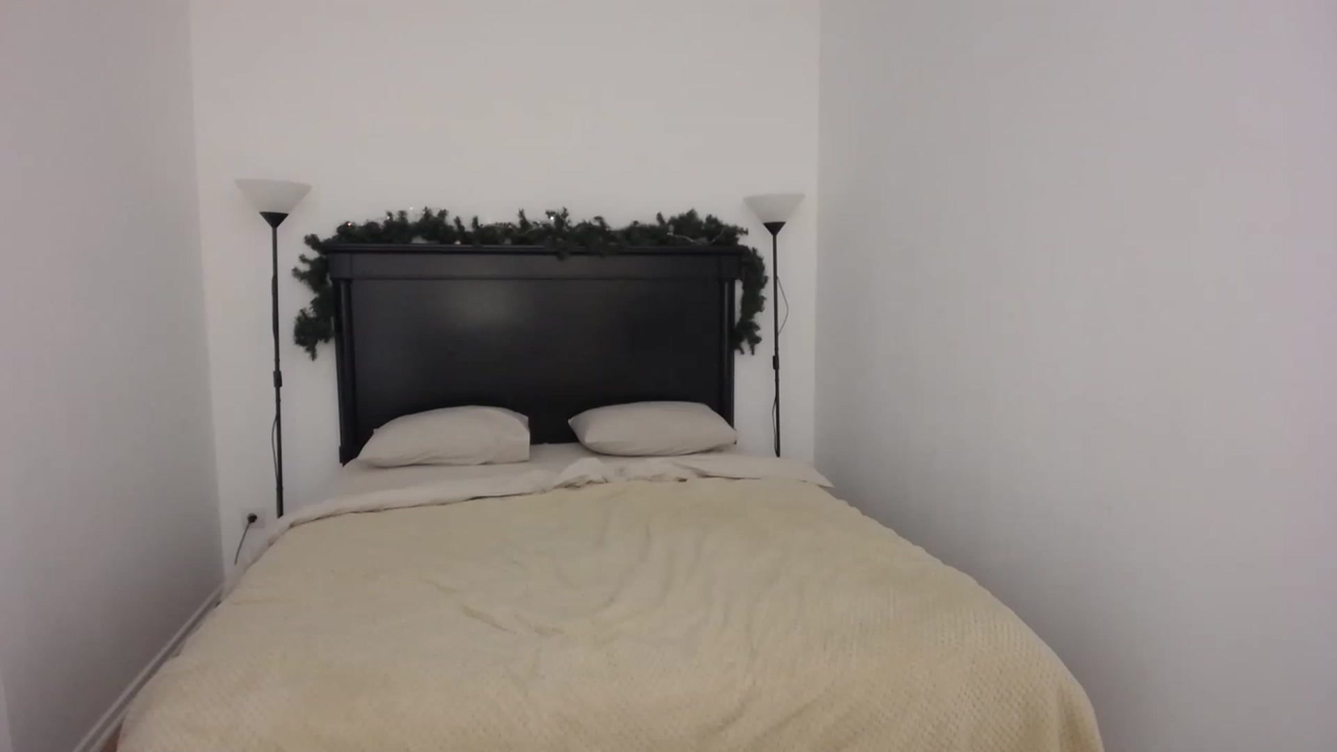 Gallery image thumbnail from Carollyne_'s myfreecams stream on, 12/09/2022, 14:19 image 10 of 20