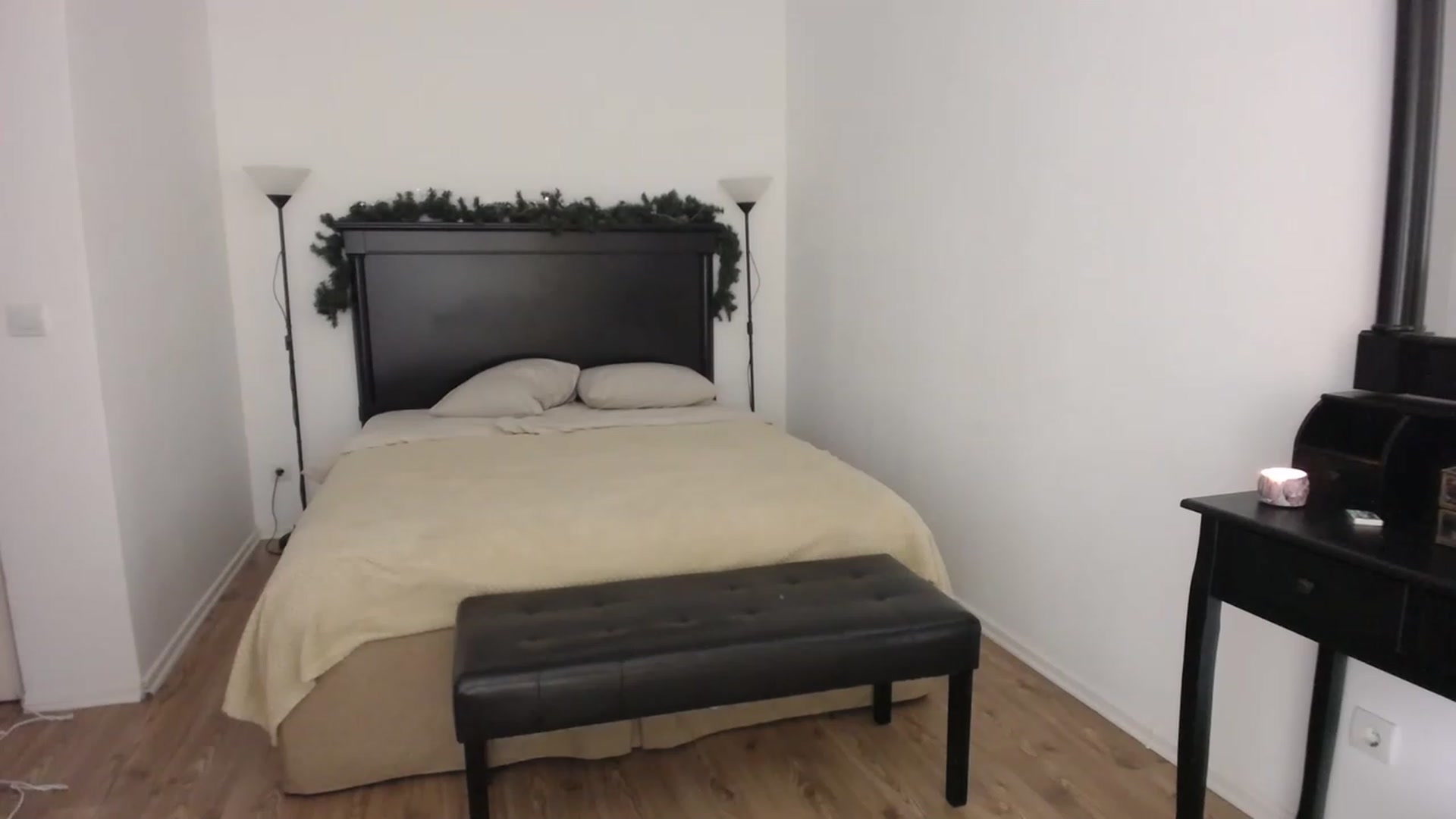 Gallery image thumbnail from Carollyne_'s myfreecams stream on, 12/12/2022, 16:20 image 8 of 20