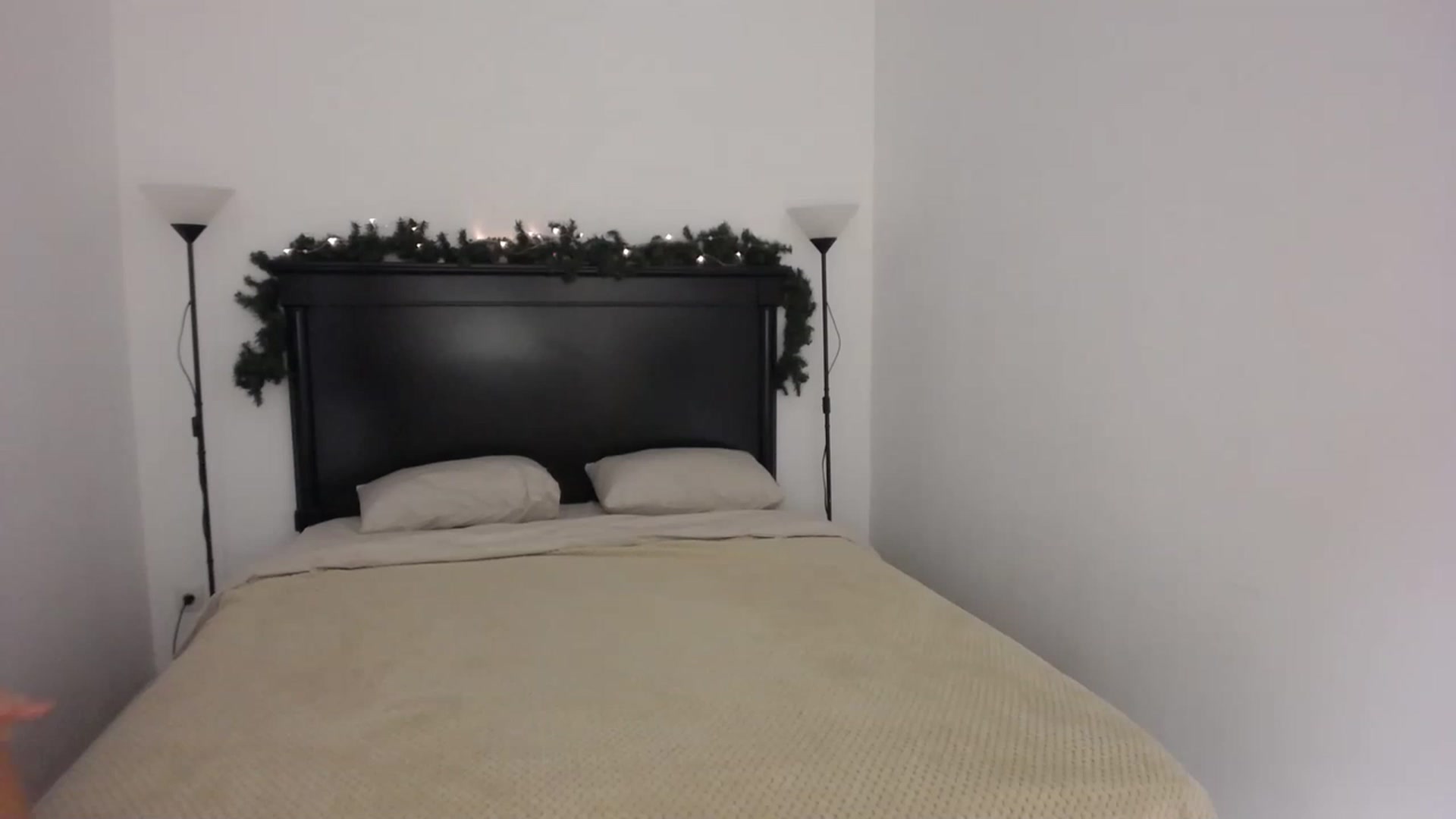 Gallery image thumbnail from Carollyne_'s myfreecams stream on, 12/15/2022, 17:22 image 5 of 20