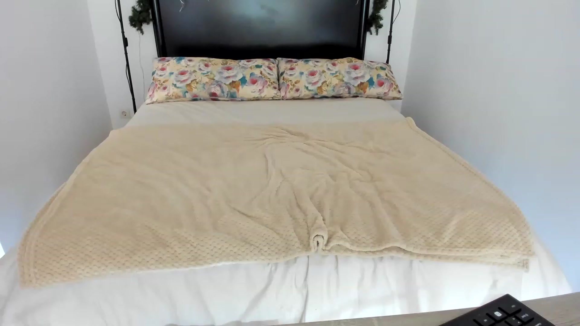 Gallery image thumbnail from Carollyne_'s myfreecams stream on, 12/30/2022, 13:25 image 14 of 20