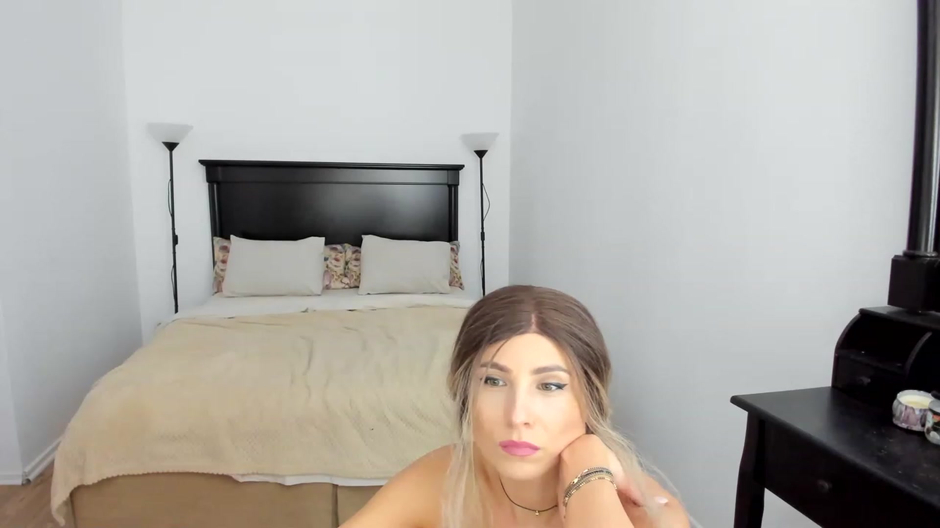 Gallery image thumbnail from Carollyne_'s myfreecams stream on, 01/16/2023, 15:14 image 19 of 20