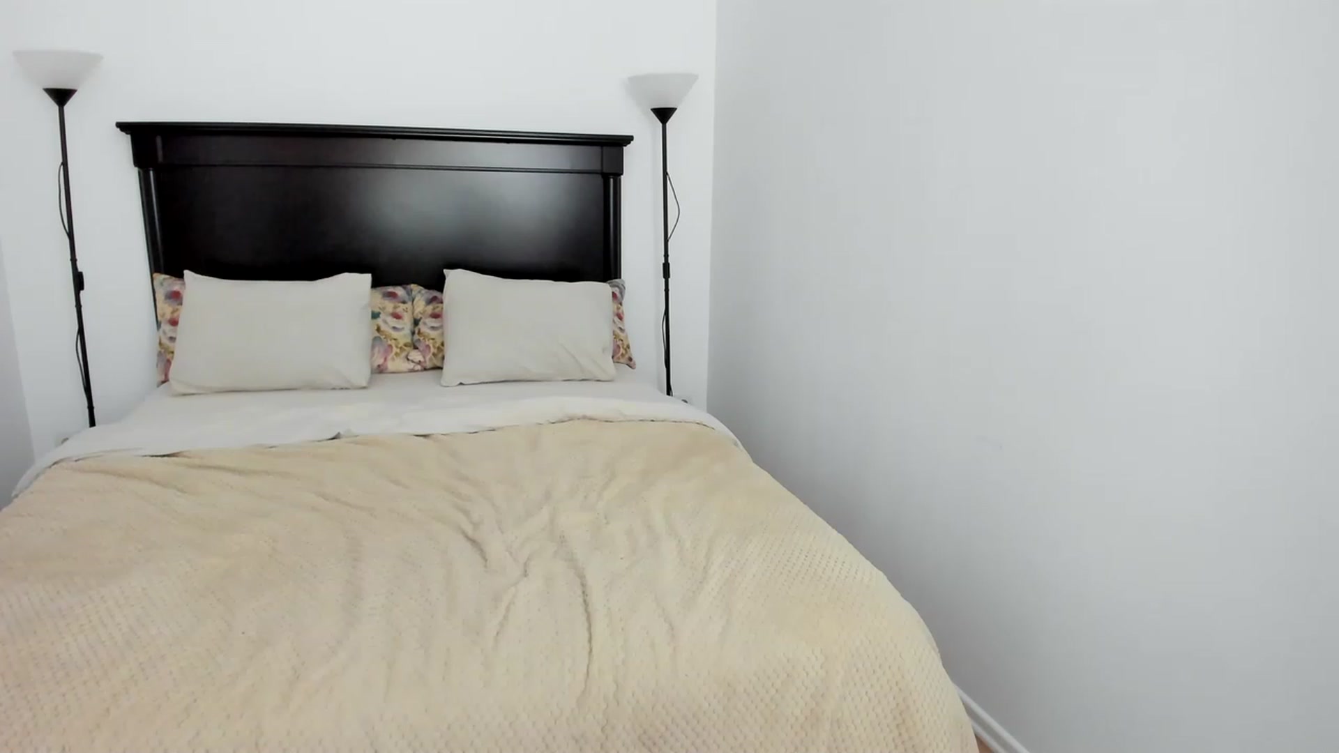 Gallery image thumbnail from Carollyne_'s myfreecams stream on, 01/16/2023, 16:41 image 10 of 20