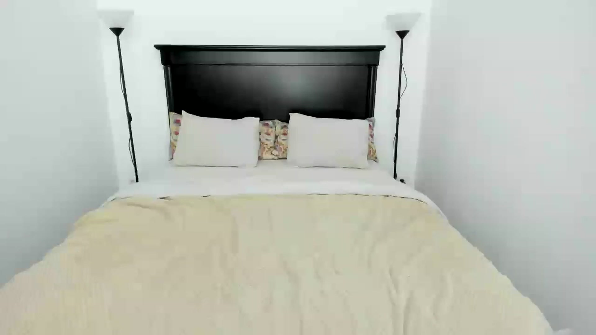 Gallery image thumbnail from Carollyne_'s myfreecams stream on, 01/18/2023, 16:12 image 14 of 20