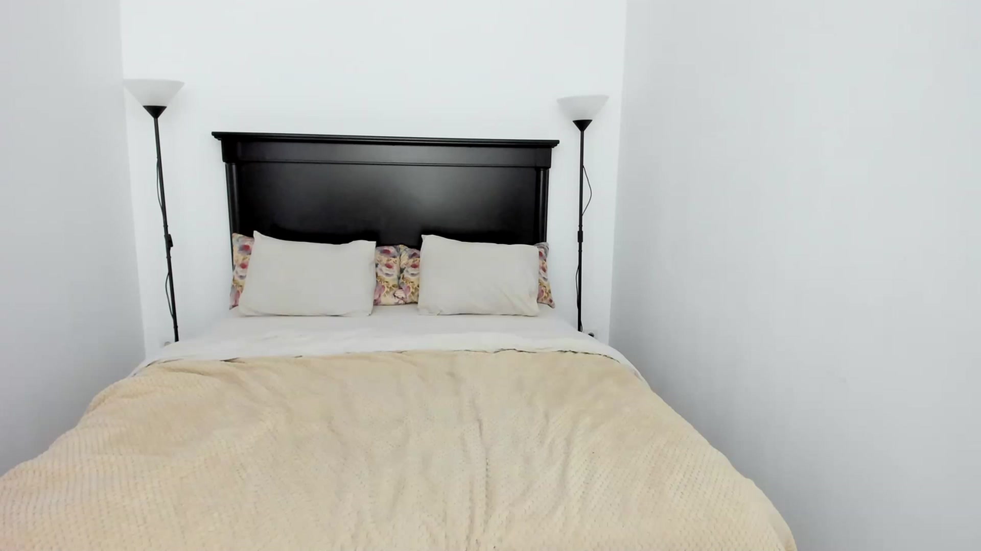 Gallery image thumbnail from Carollyne_'s myfreecams stream on, 01/18/2023, 16:56 image 19 of 20