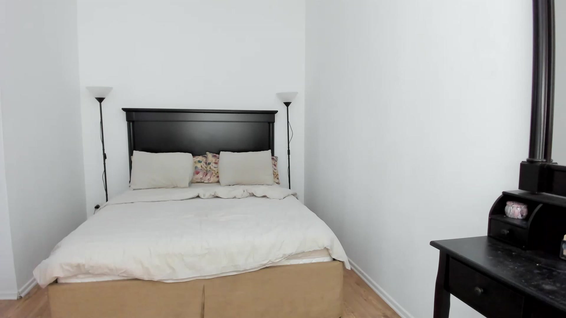 Gallery image thumbnail from Carollyne_'s myfreecams stream on, 01/25/2023, 14:07 image 15 of 20