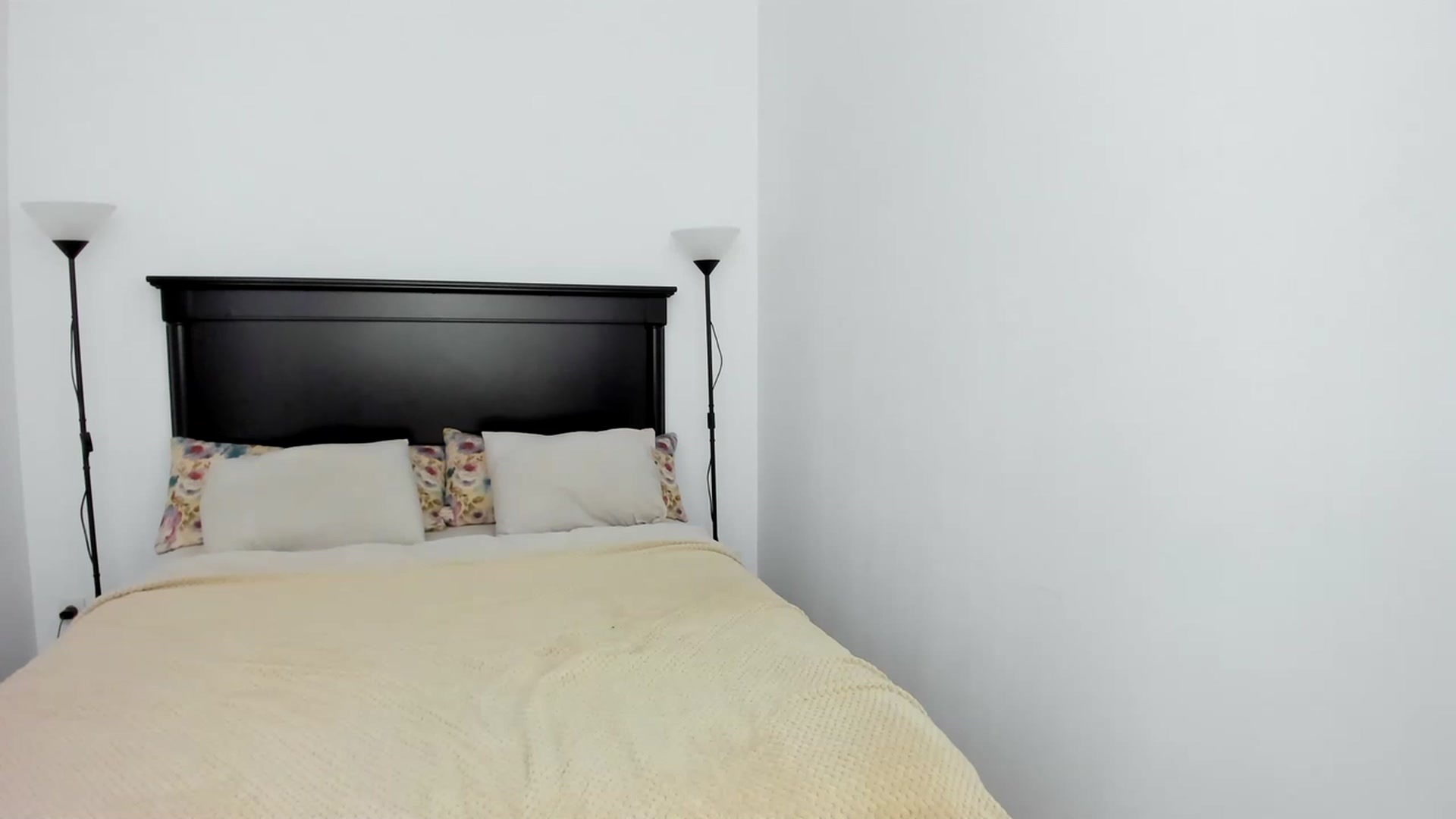 Gallery image thumbnail from Carollyne_'s myfreecams stream on, 01/27/2023, 13:27 image 15 of 20