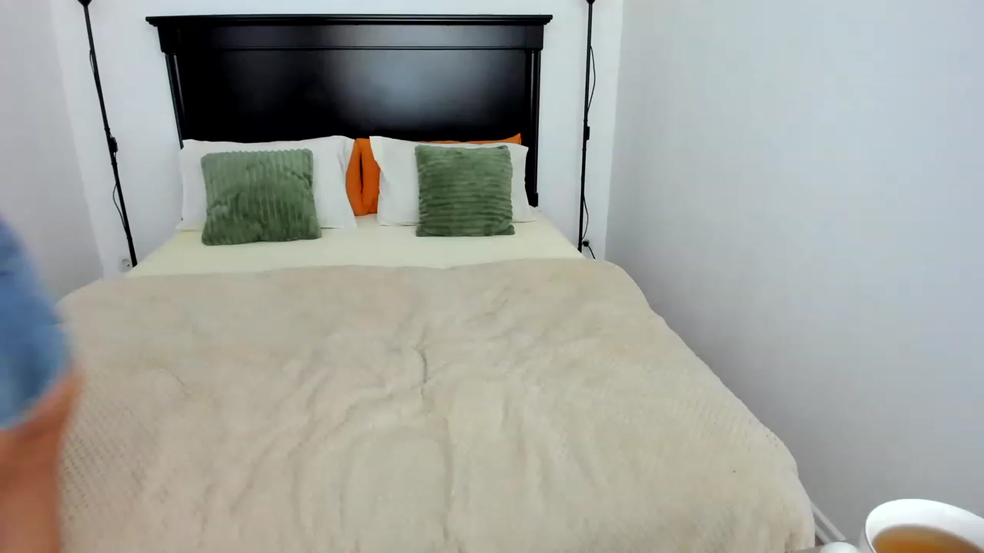 Gallery image thumbnail from Carollyne_'s myfreecams stream on, 02/06/2023, 15:42 image 1 of 20