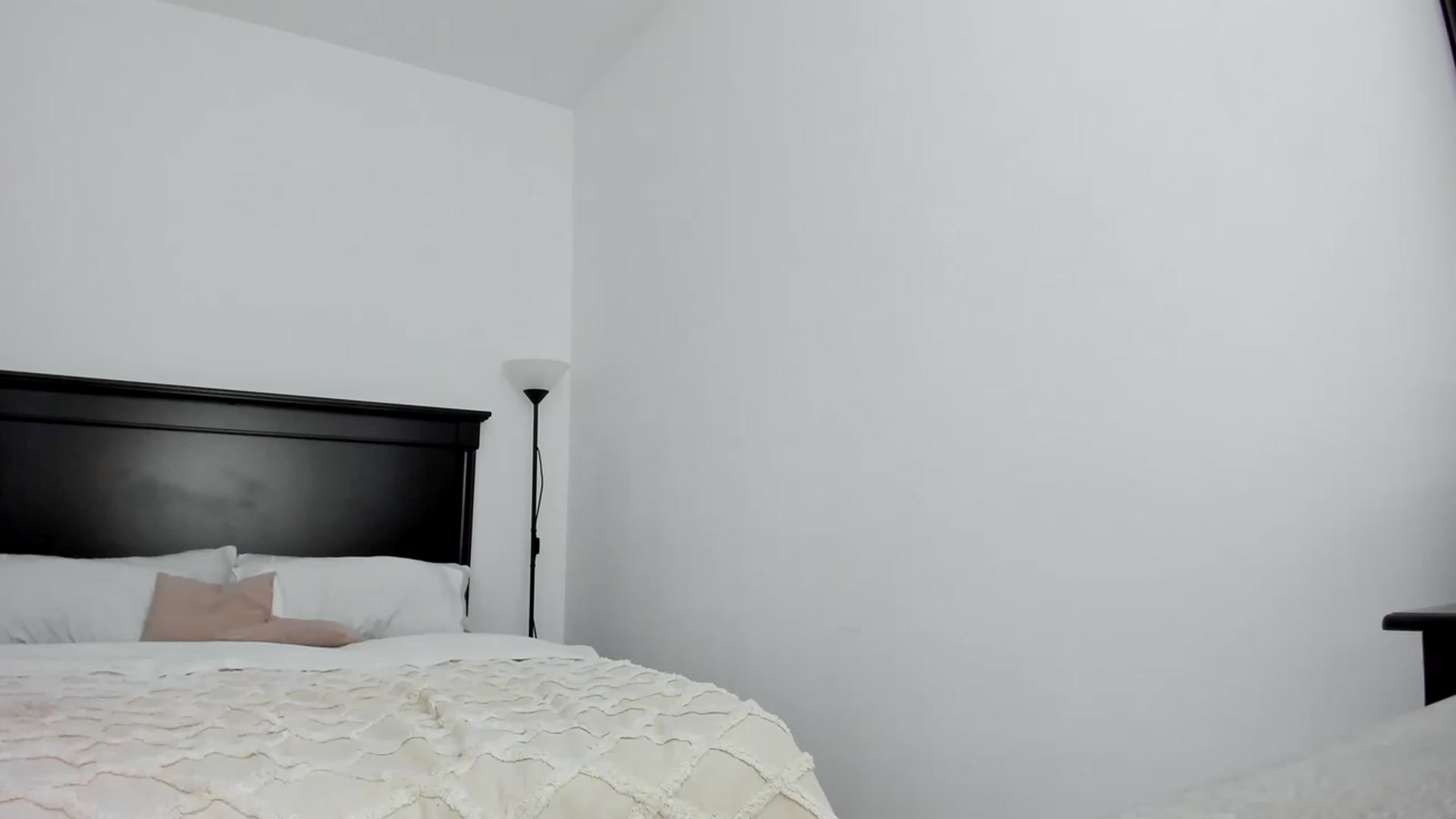 Gallery image thumbnail from Carollyne_'s myfreecams stream on, 02/23/2023, 18:23 image 13 of 20