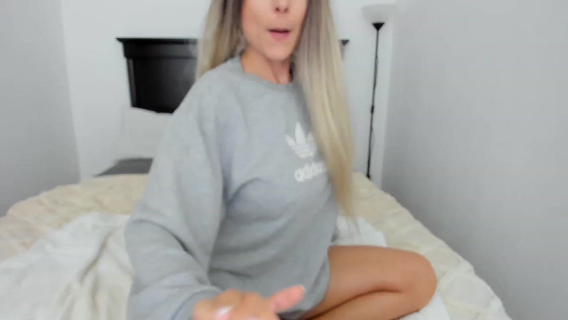 Gallery image thumbnail from Carollyne_'s myfreecams stream on, 02/27/2023, 18:13 image 1 of 20