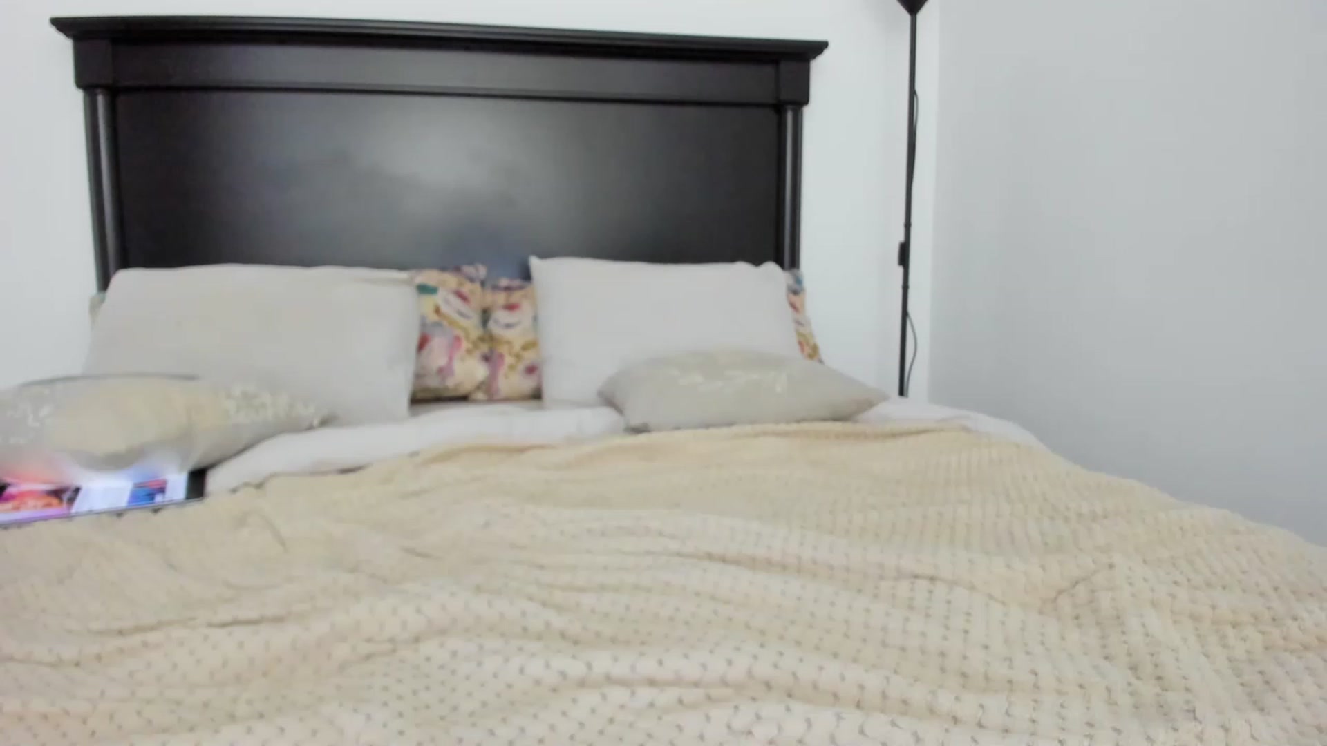 Gallery image thumbnail from Carollyne_'s myfreecams stream on, 03/01/2023, 16:52 image 18 of 20