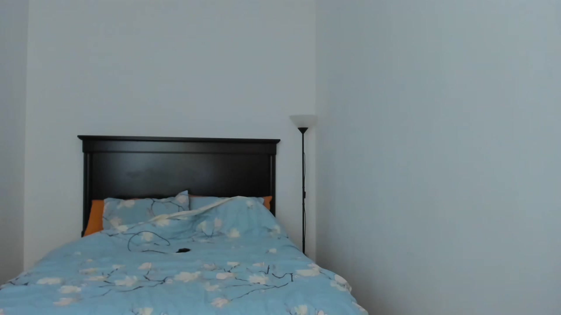 Gallery image thumbnail from Carollyne_'s myfreecams stream on, 03/13/2023, 16:00 image 18 of 20