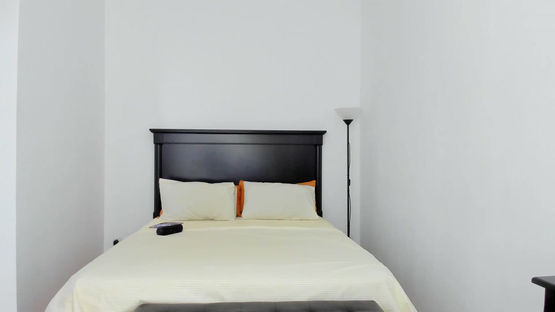 Gallery image thumbnail from Carollyne_'s myfreecams stream on, 03/27/2023, 14:50 image 3 of 20