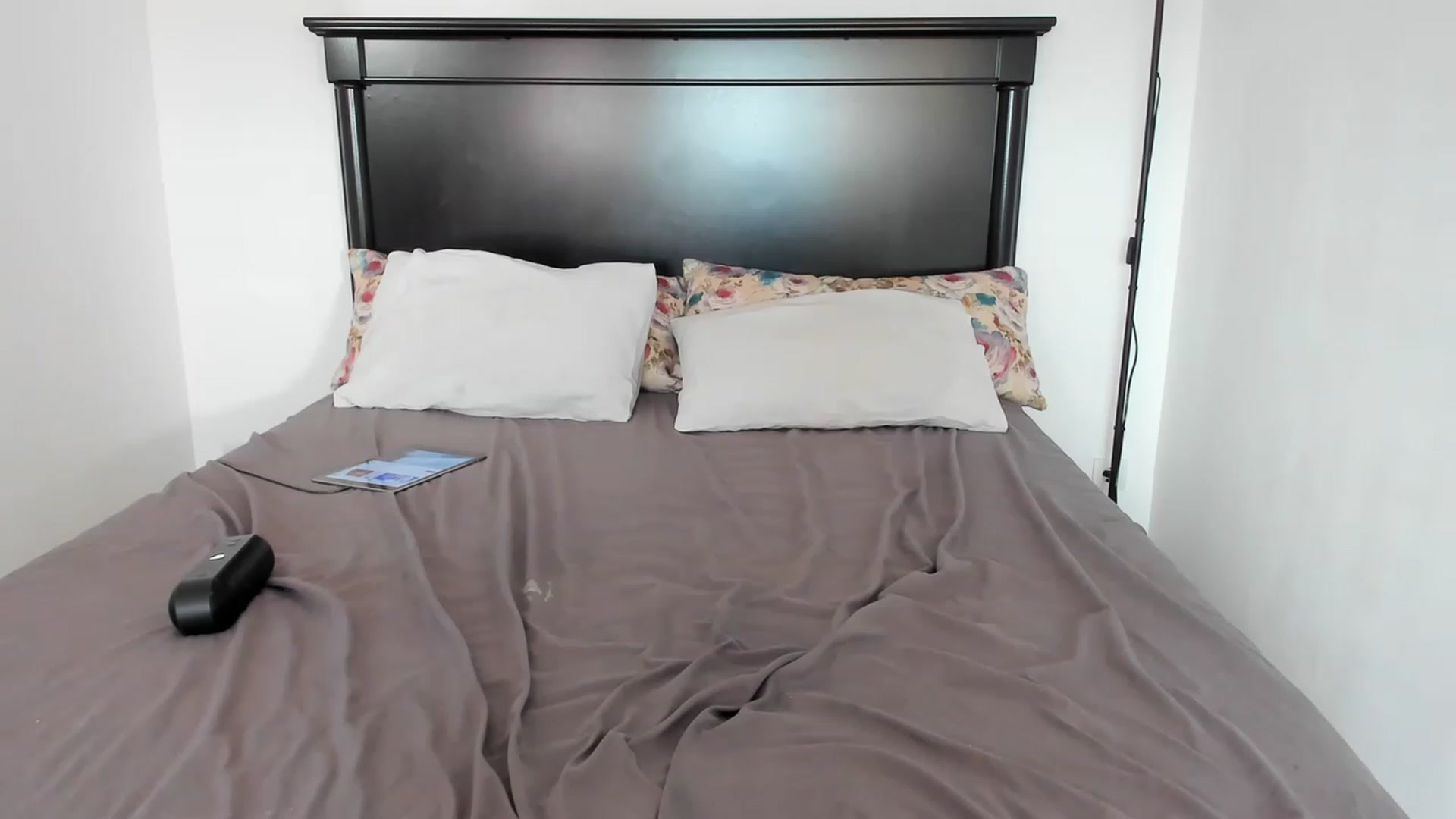 Gallery image thumbnail from Carollyne_'s myfreecams stream on, 04/14/2023, 16:43 image 4 of 20