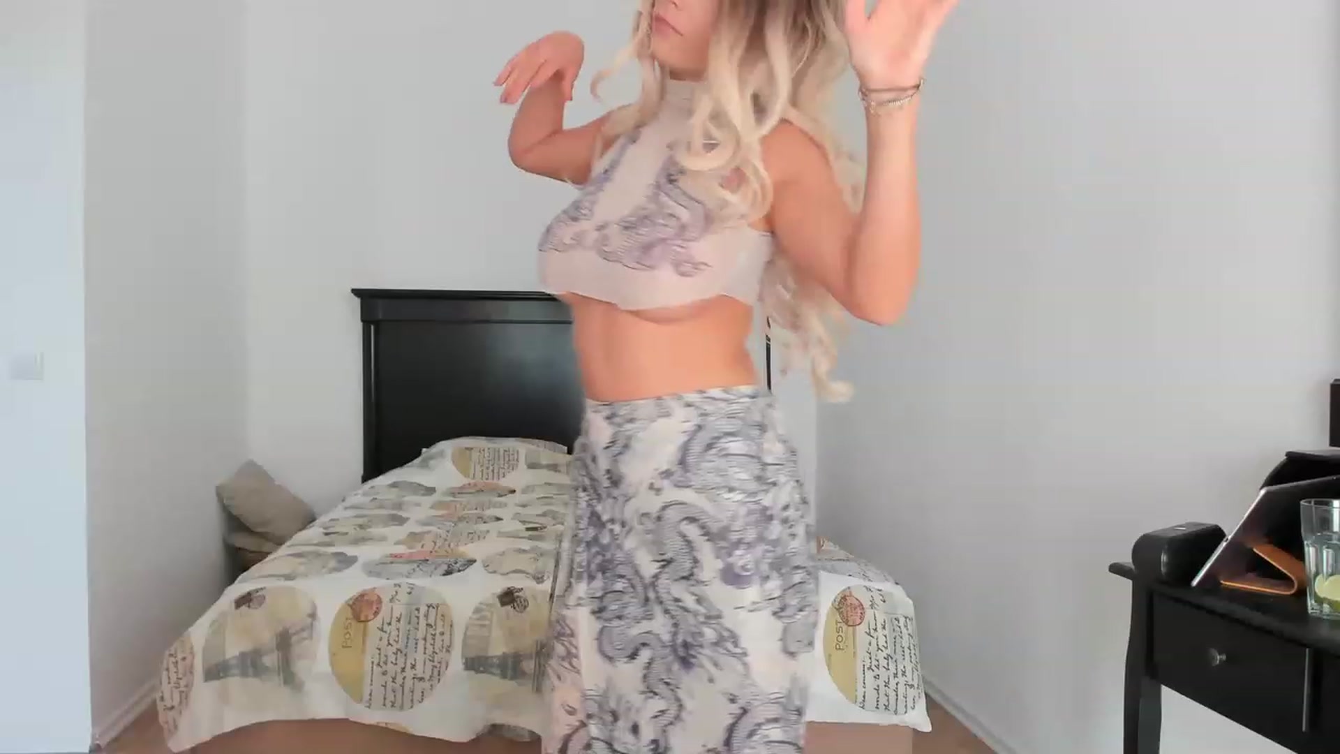 Gallery image thumbnail from Carollyne_'s myfreecams stream on, 05/22/2023, 13:41 image 19 of 20