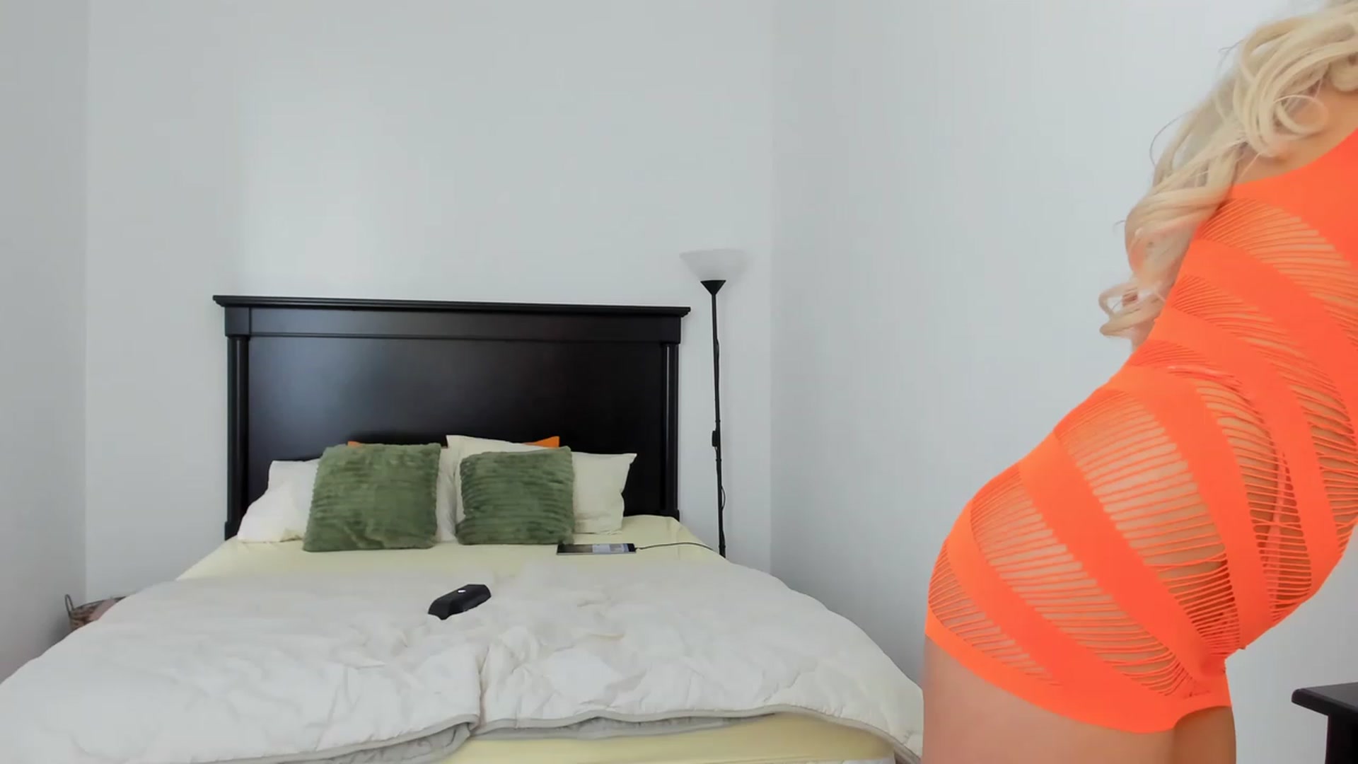 Gallery image thumbnail from Carollyne_'s myfreecams stream on, 06/07/2023, 14:07 image 15 of 20