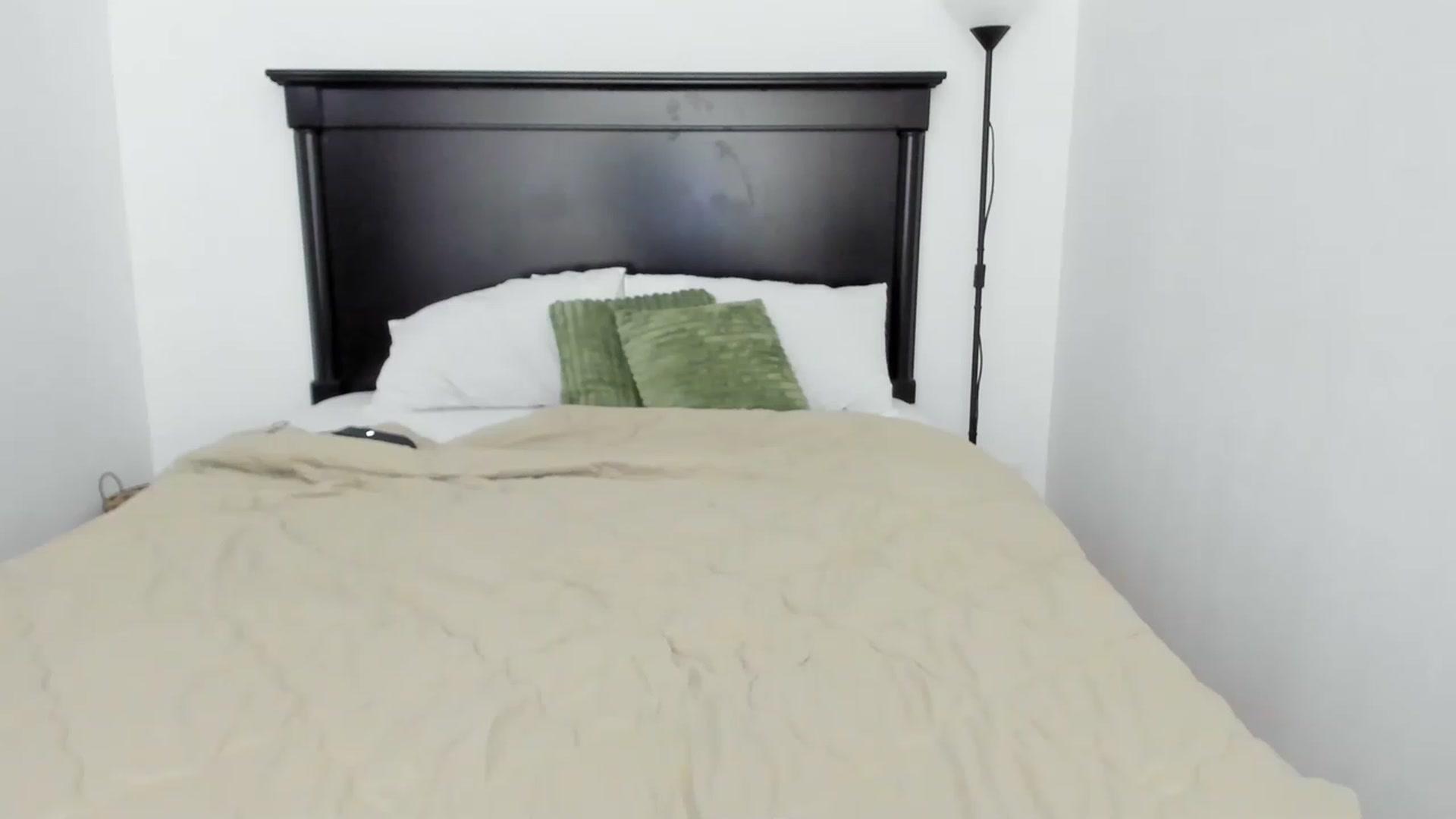 Gallery image thumbnail from Carollyne_'s myfreecams stream on, 06/10/2023, 17:54 image 3 of 20