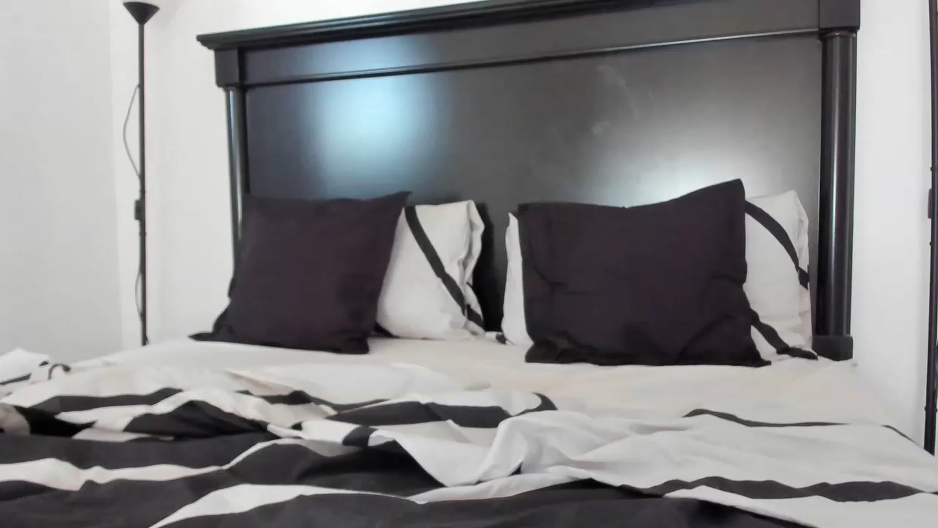 Gallery image thumbnail from Carollyne_'s myfreecams stream on, 06/14/2023, 15:01 image 1 of 20