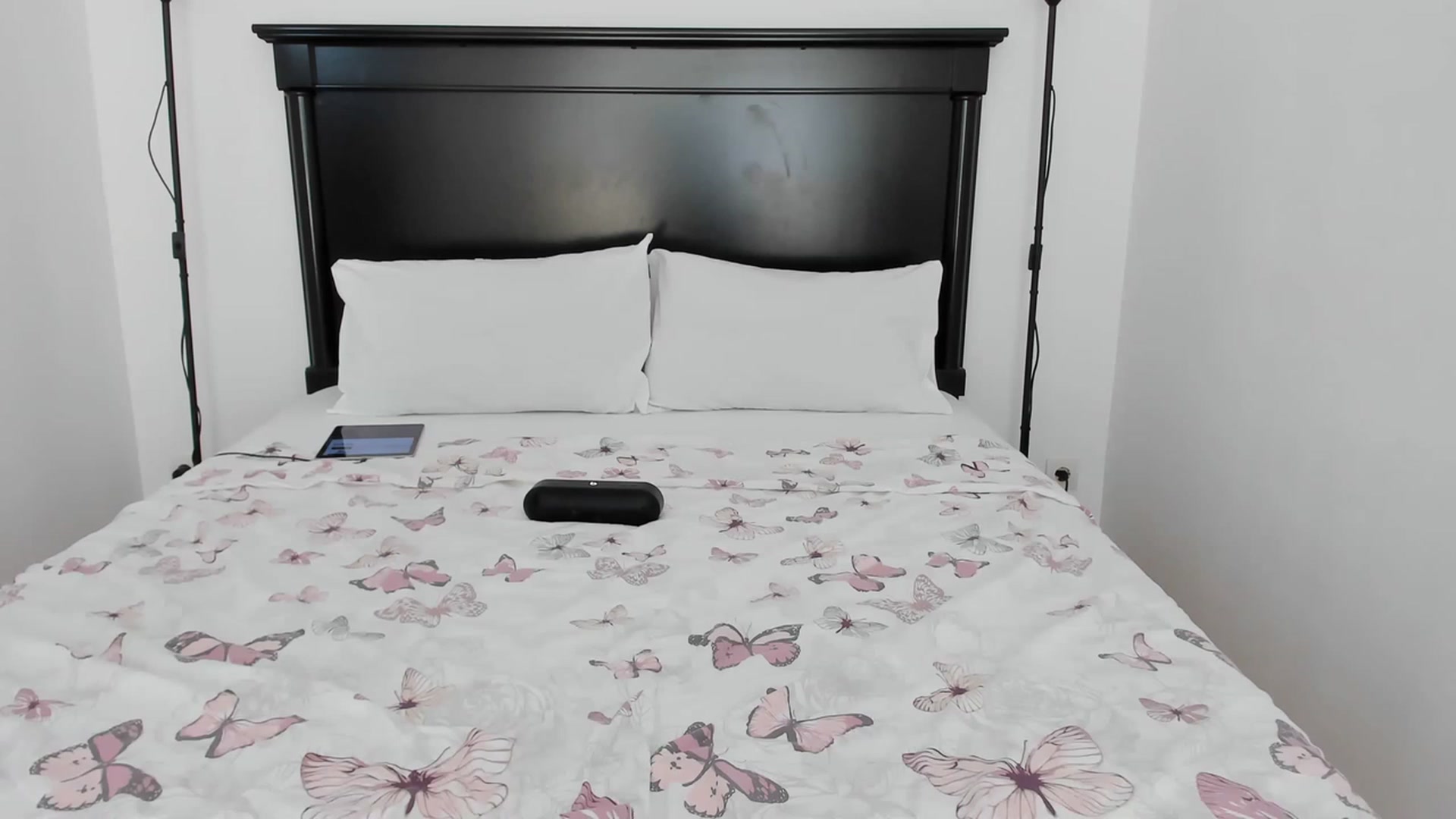 Gallery image thumbnail from Carollyne_'s myfreecams stream on, 06/19/2023, 12:17 image 8 of 20