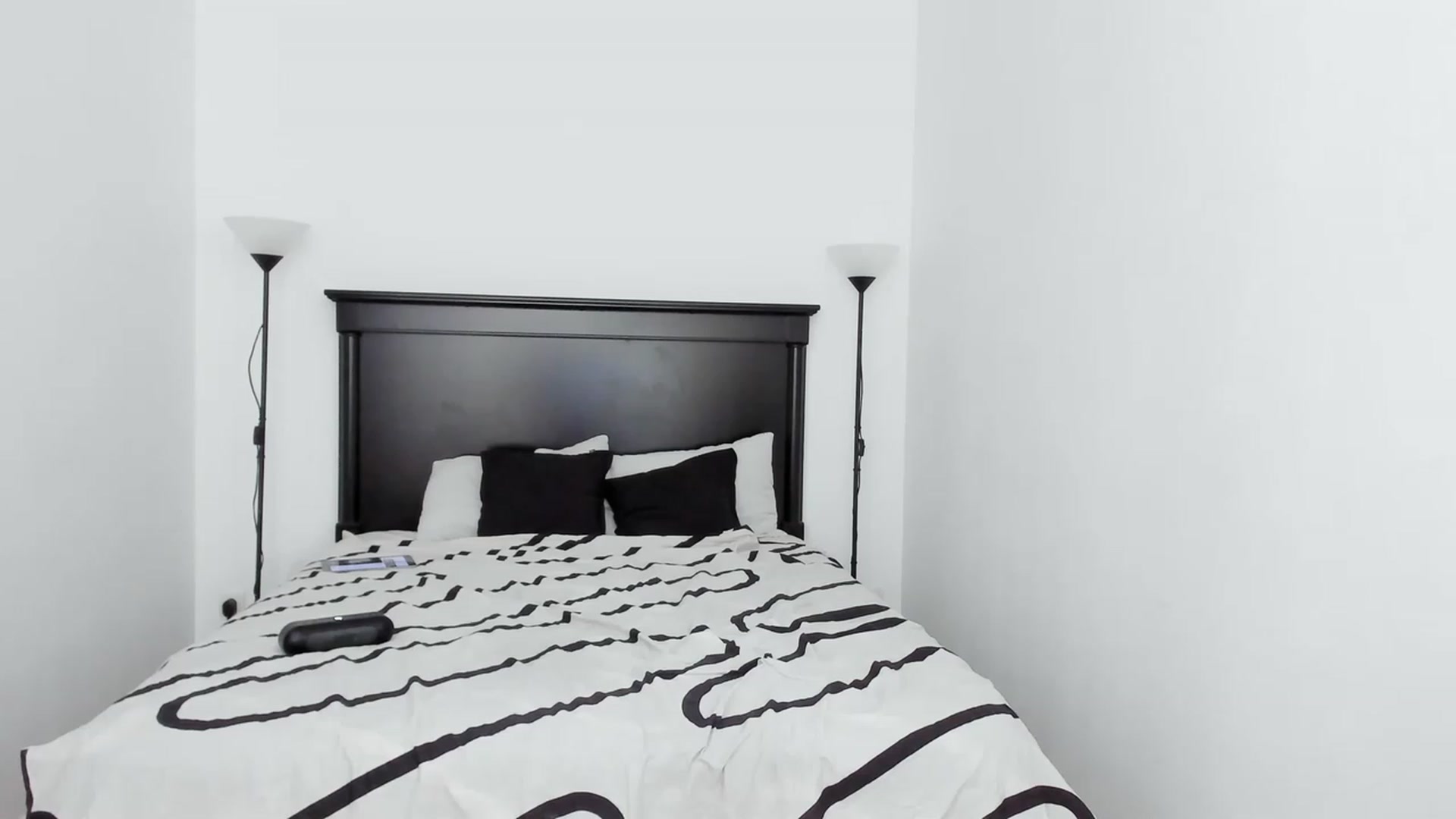 Gallery image thumbnail from Carollyne_'s myfreecams stream on, 06/28/2023, 14:10 image 17 of 20