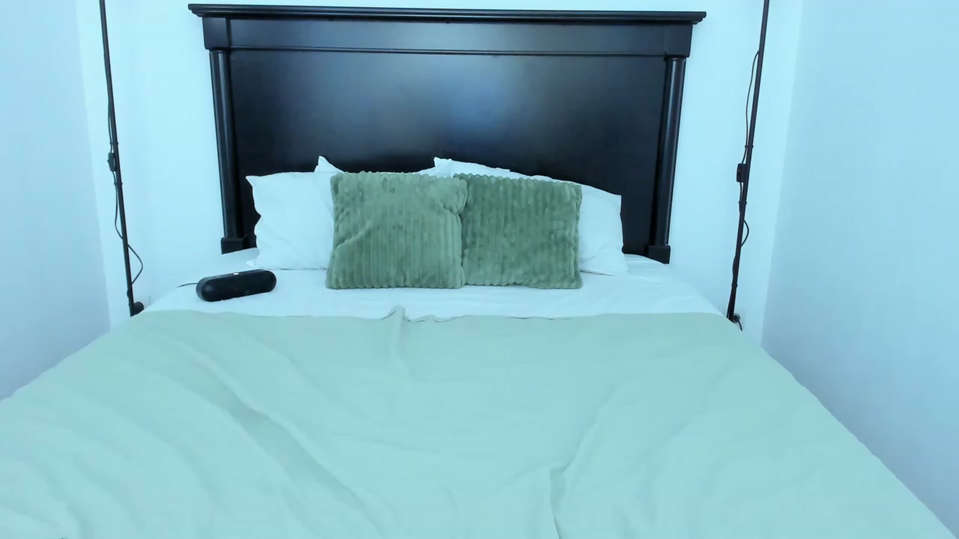 Gallery image thumbnail from Carollyne_'s myfreecams stream on, 08/18/2023, 14:27 image 17 of 20