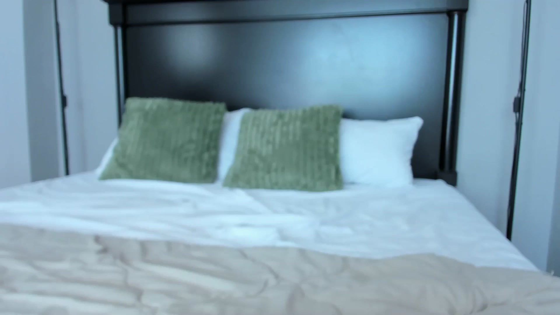 Gallery image thumbnail from Carollyne_'s myfreecams stream on, 10/08/2023, 10:59 image 7 of 20