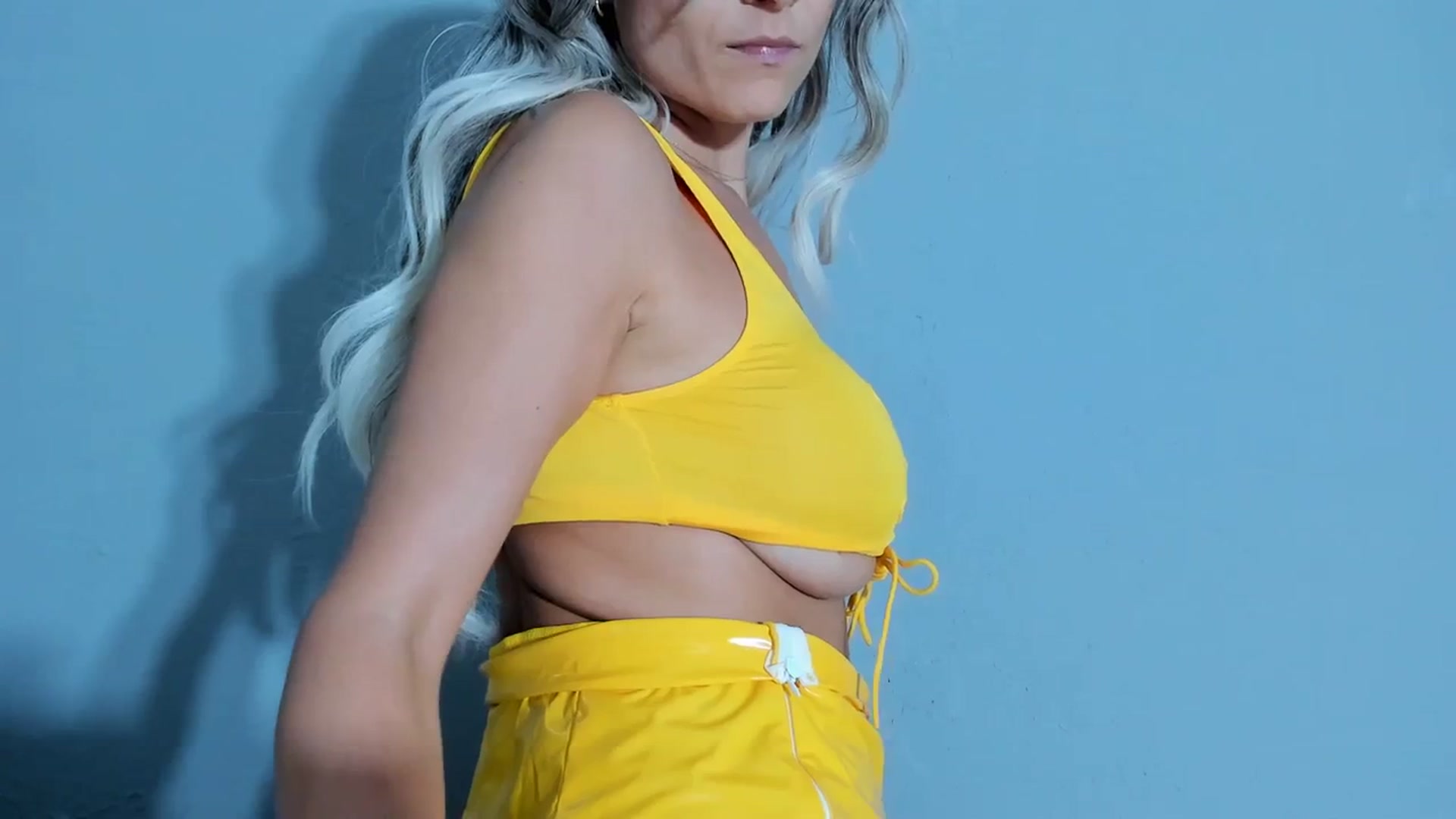 Gallery image thumbnail from Carollyne_'s myfreecams stream on, 10/20/2023, 15:11 image 11 of 20