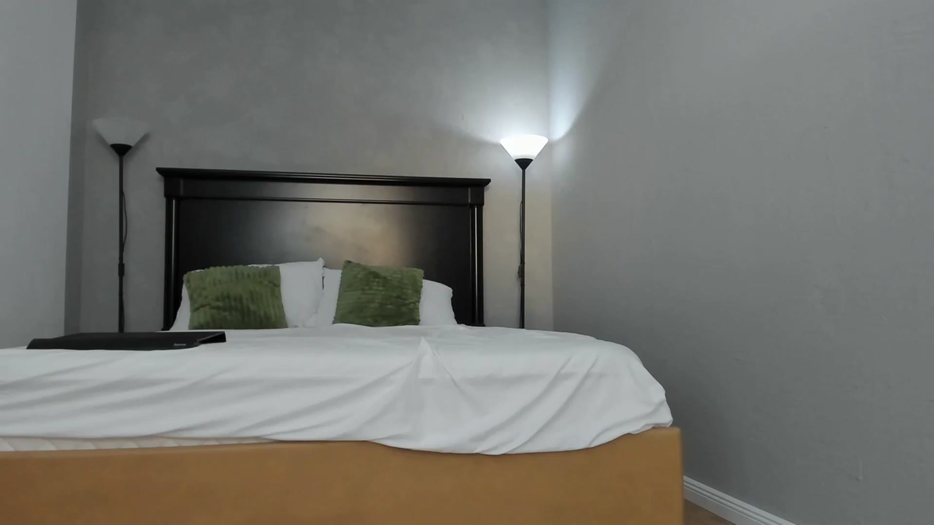 Gallery image thumbnail from Carollyne_'s myfreecams stream on, 10/23/2023, 14:19 image 7 of 20