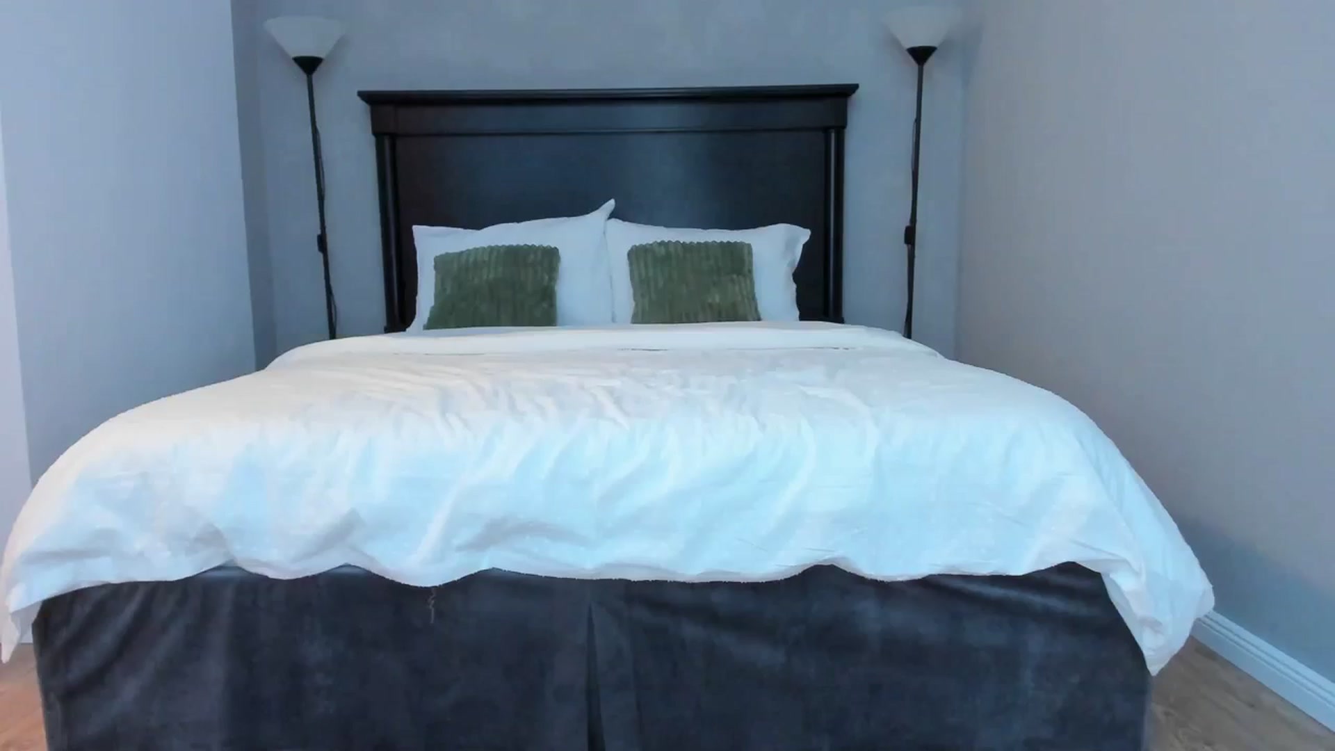 Gallery image thumbnail from Carollyne_'s myfreecams stream on, 10/31/2023, 17:55 image 1 of 20
