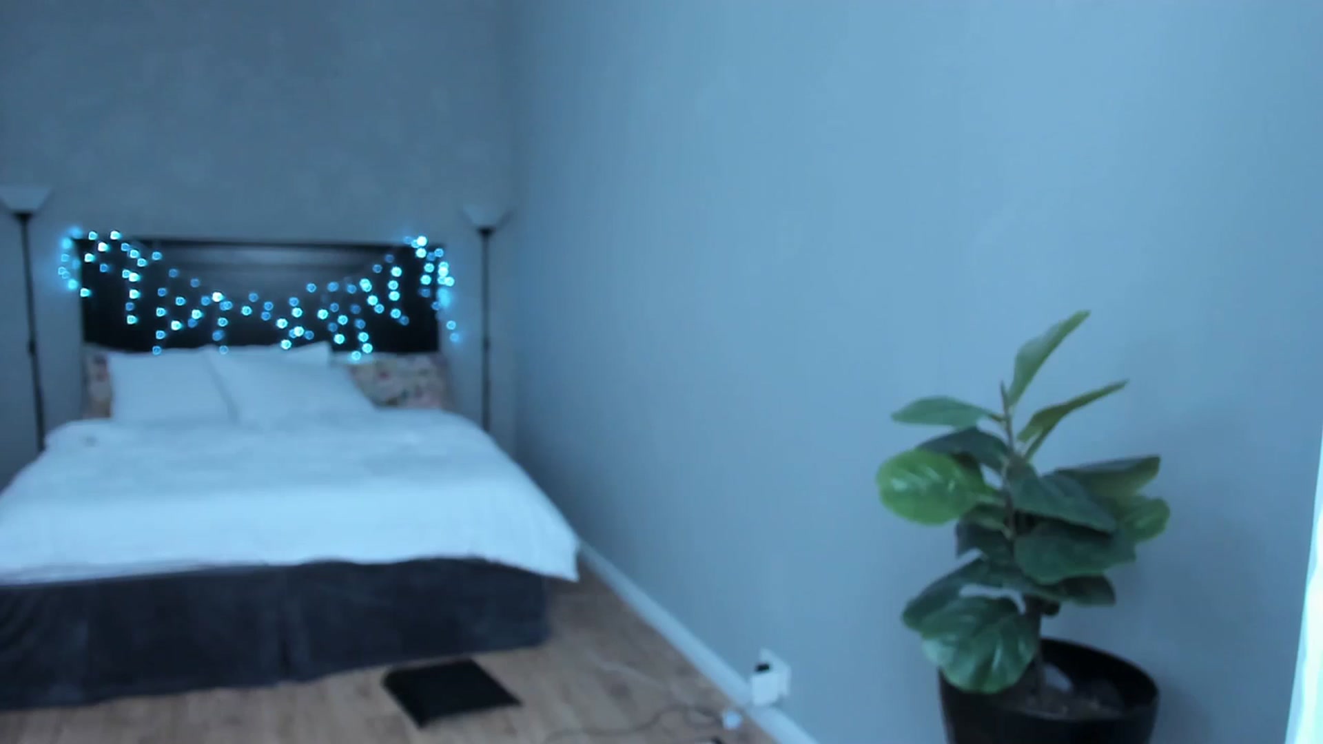 Gallery image thumbnail from Carollyne_'s myfreecams stream on, 12/09/2023, 12:24 image 6 of 20