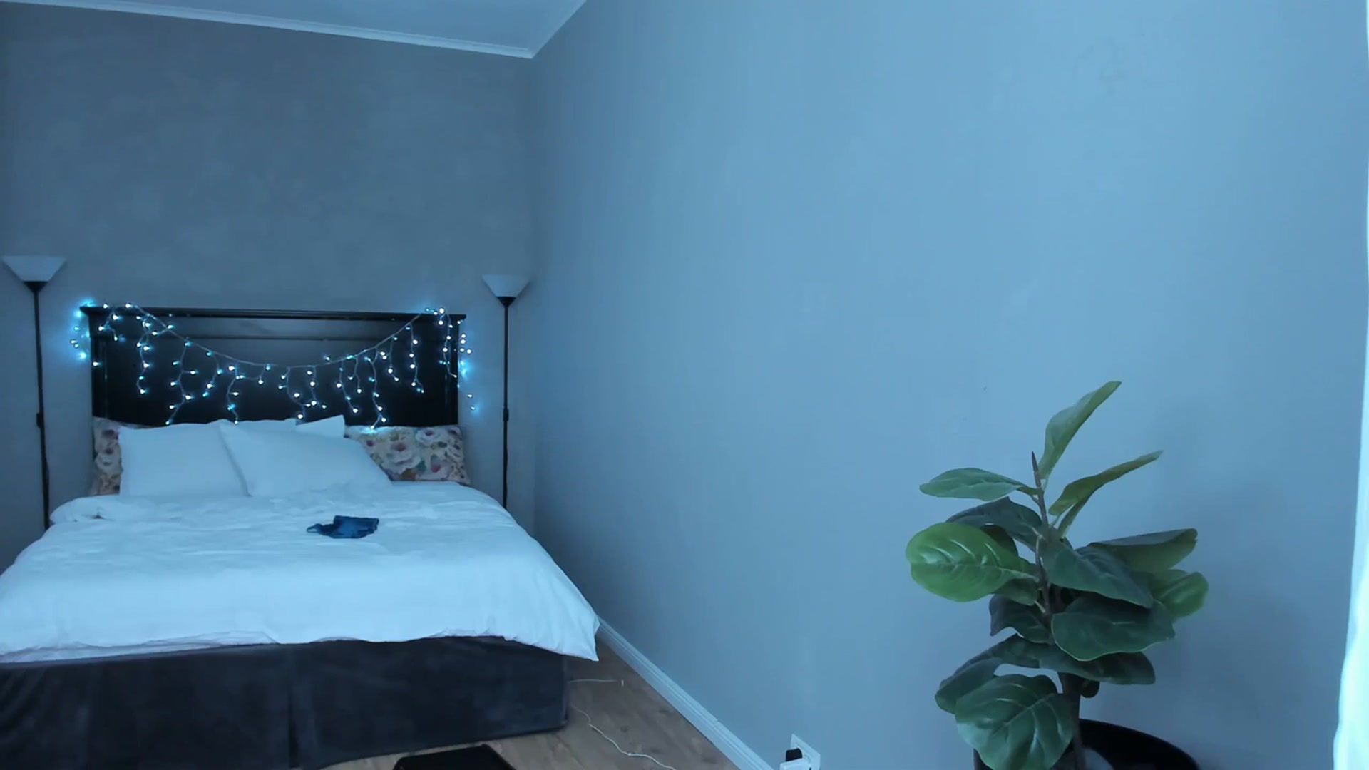 Gallery image thumbnail from Carollyne_'s myfreecams stream on, 12/09/2023, 14:10 image 2 of 20
