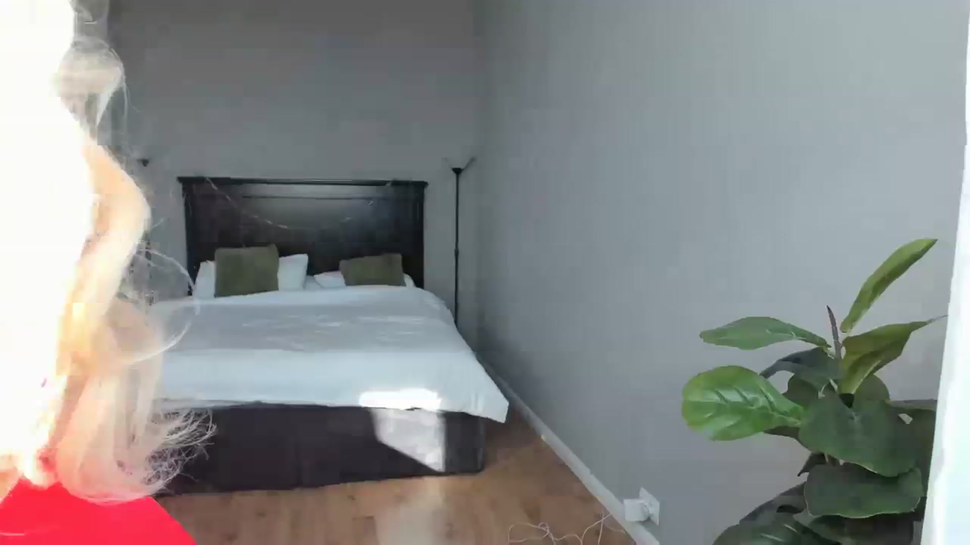 Gallery image thumbnail from Carollyne_'s myfreecams stream on, 12/21/2023, 10:43 image 13 of 20