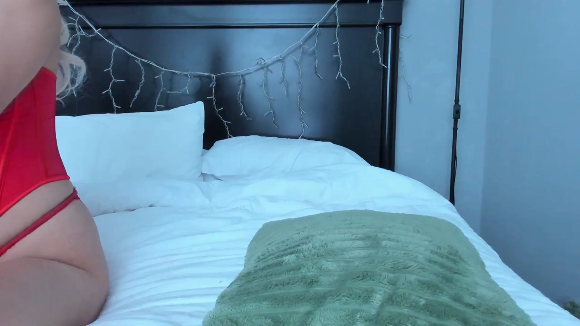 Gallery image thumbnail from Carollyne_'s myfreecams stream on, 12/22/2023, 14:28 image 6 of 20