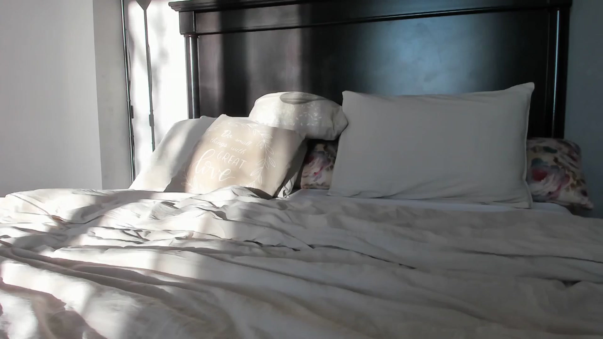 Gallery image thumbnail from Carollyne_'s myfreecams stream on, 01/10/2024, 14:00 image 13 of 20