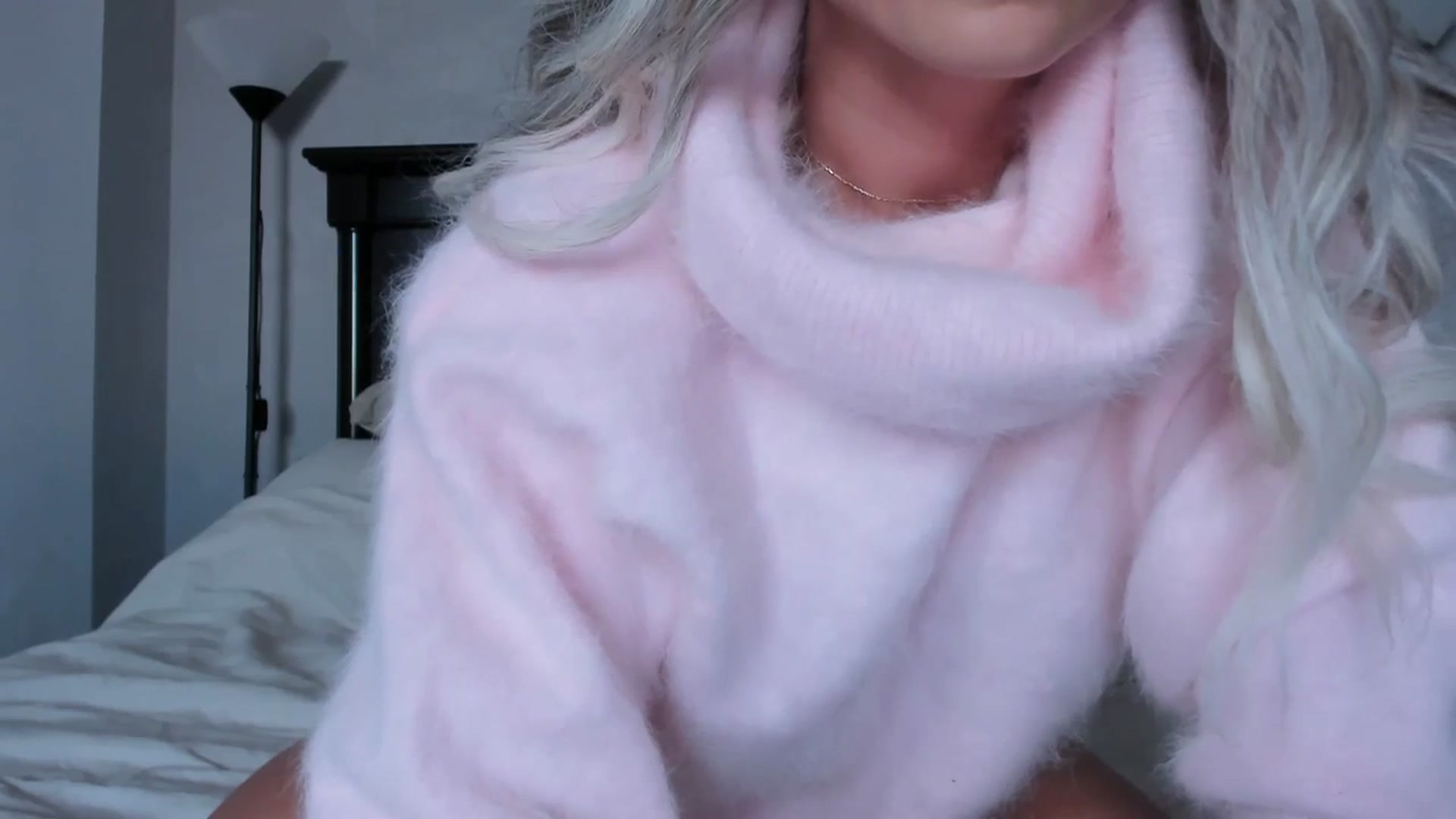 Gallery image thumbnail from Carollyne_'s myfreecams stream on, 01/19/2024, 12:47 image 20 of 20