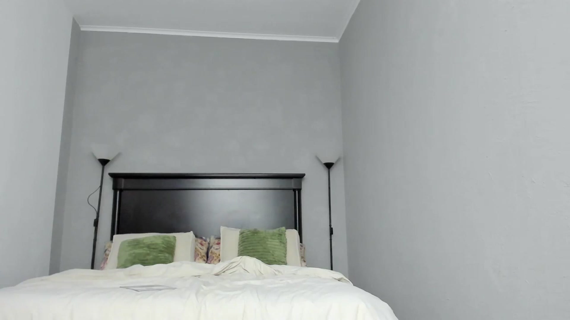 Gallery image thumbnail from Carollyne_'s myfreecams stream on, 03/27/2024, 16:46 image 16 of 20