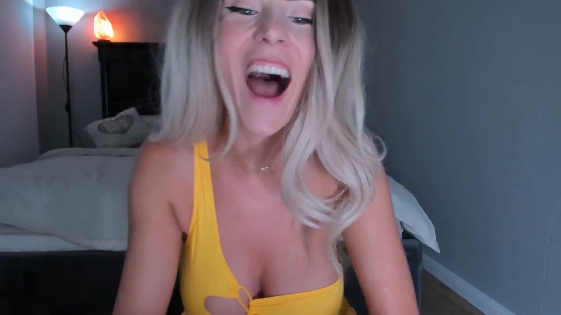 Gallery image thumbnail from Carollyne_'s myfreecams stream on, 05/27/2024, 14:43 image 7 of 20