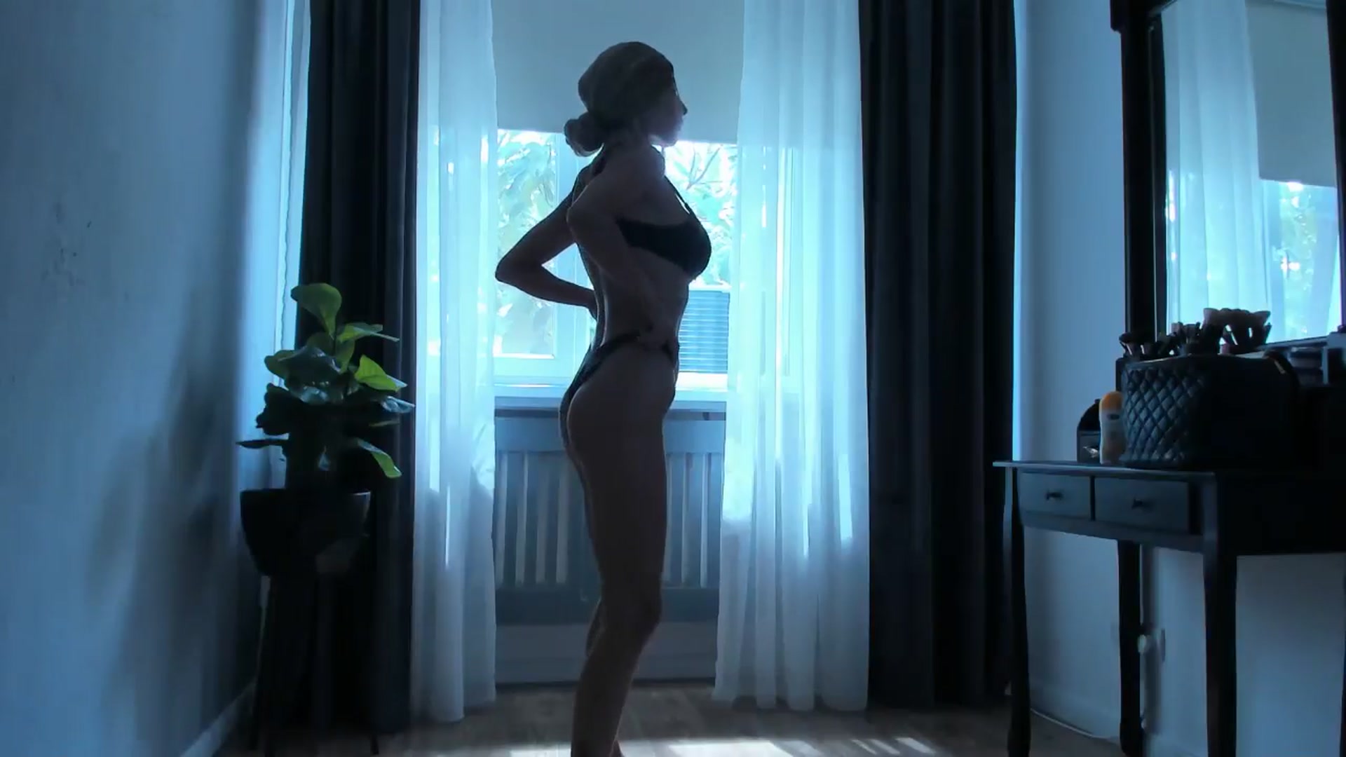 Gallery image thumbnail from Carollyne_'s myfreecams stream on, 07/24/2024, 11:58 image 15 of 20