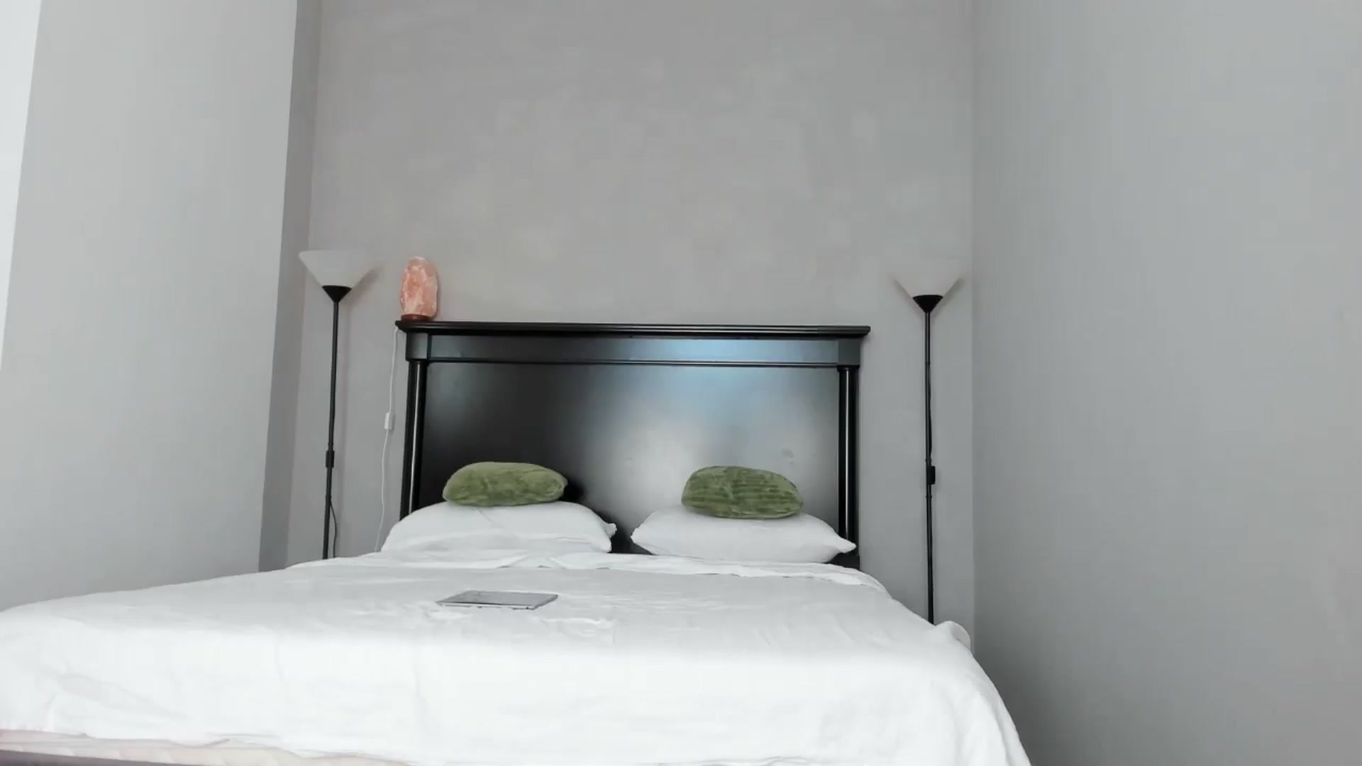 Gallery image thumbnail from Carollyne_'s myfreecams stream on, 07/30/2024, 13:09 image 5 of 20