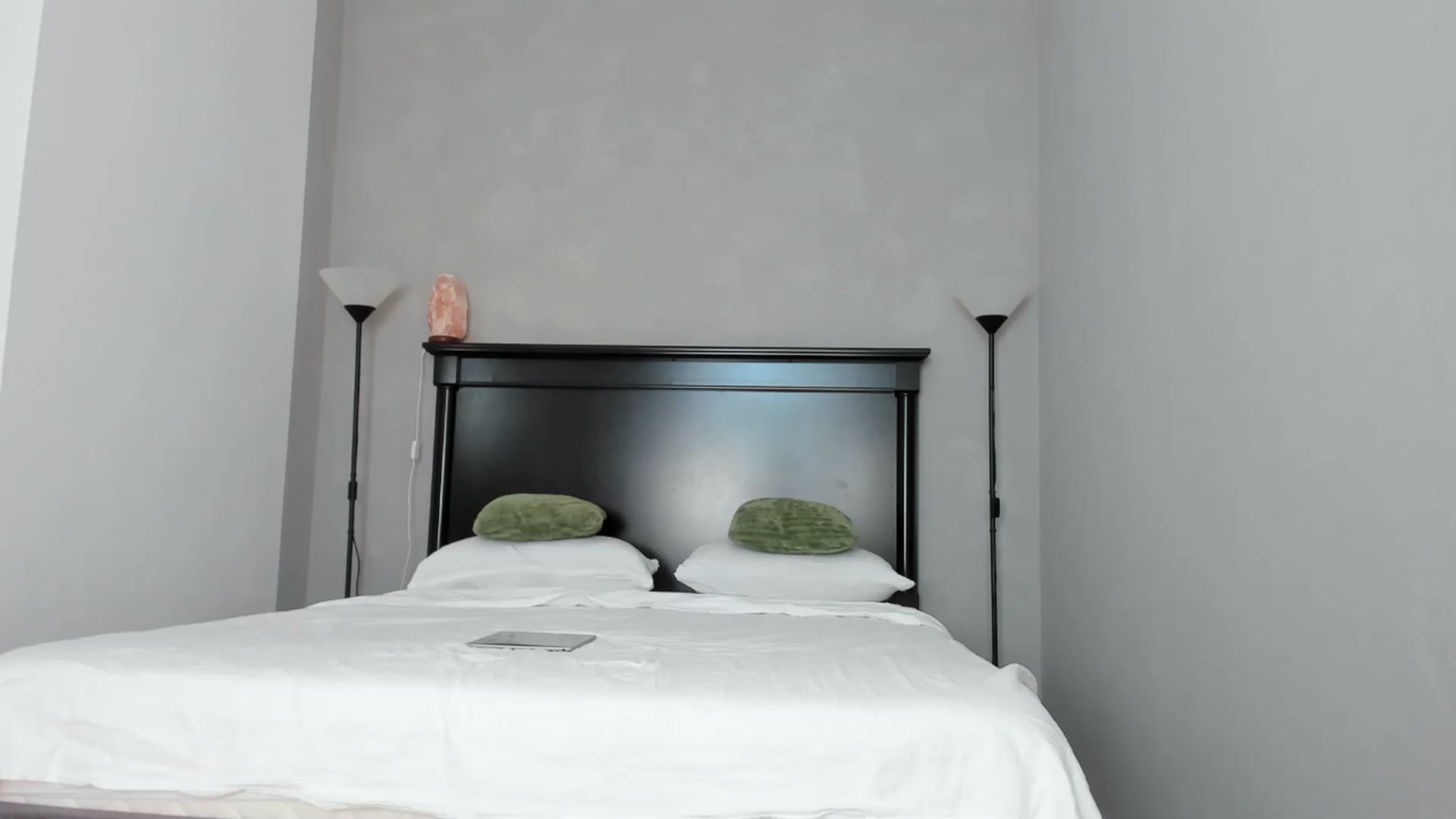 Gallery image thumbnail from Carollyne_'s myfreecams stream on, 07/30/2024, 13:09 image 7 of 20