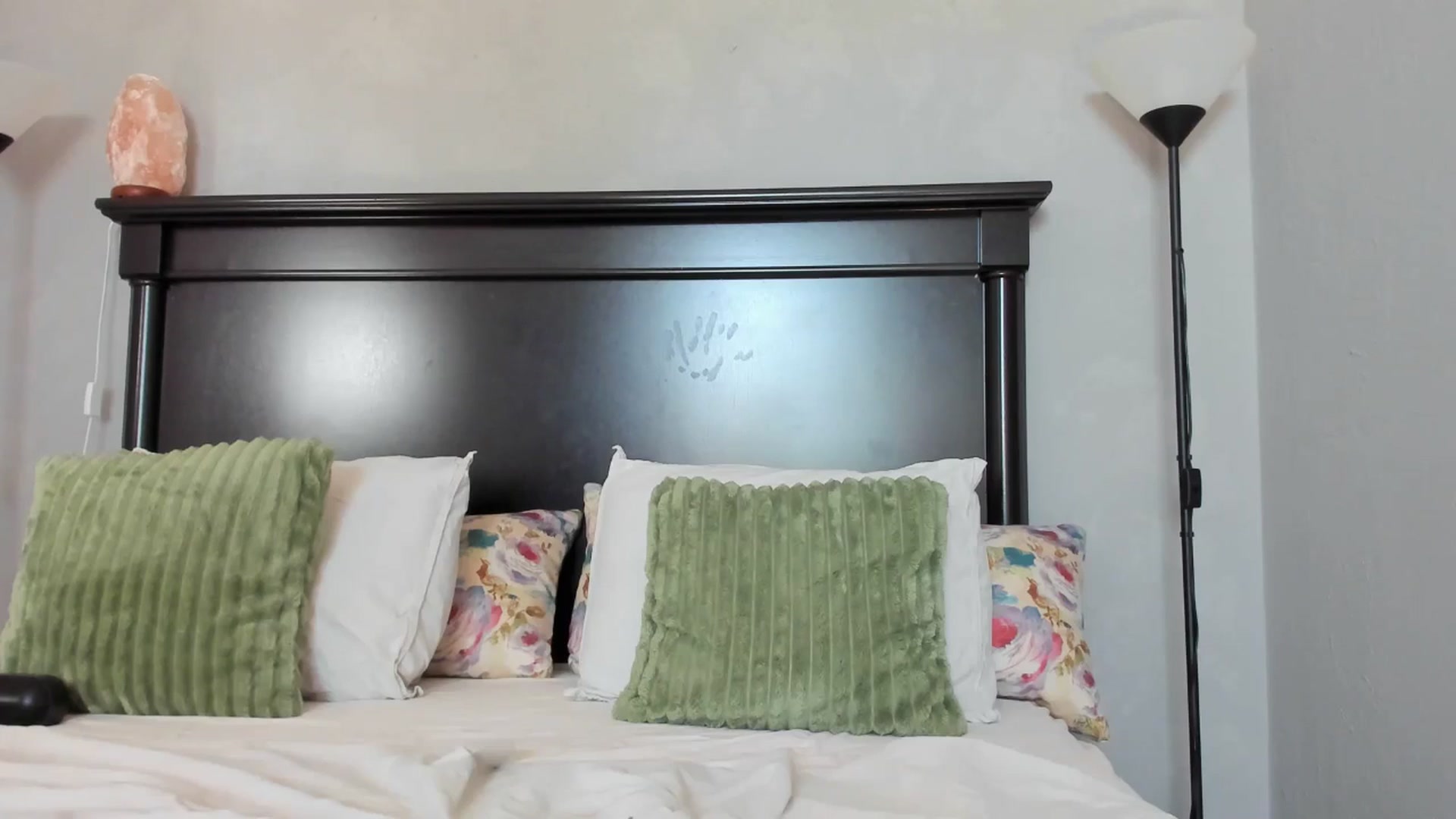 Gallery image thumbnail from Carollyne_'s myfreecams stream on, 07/31/2024, 13:56 image 19 of 20