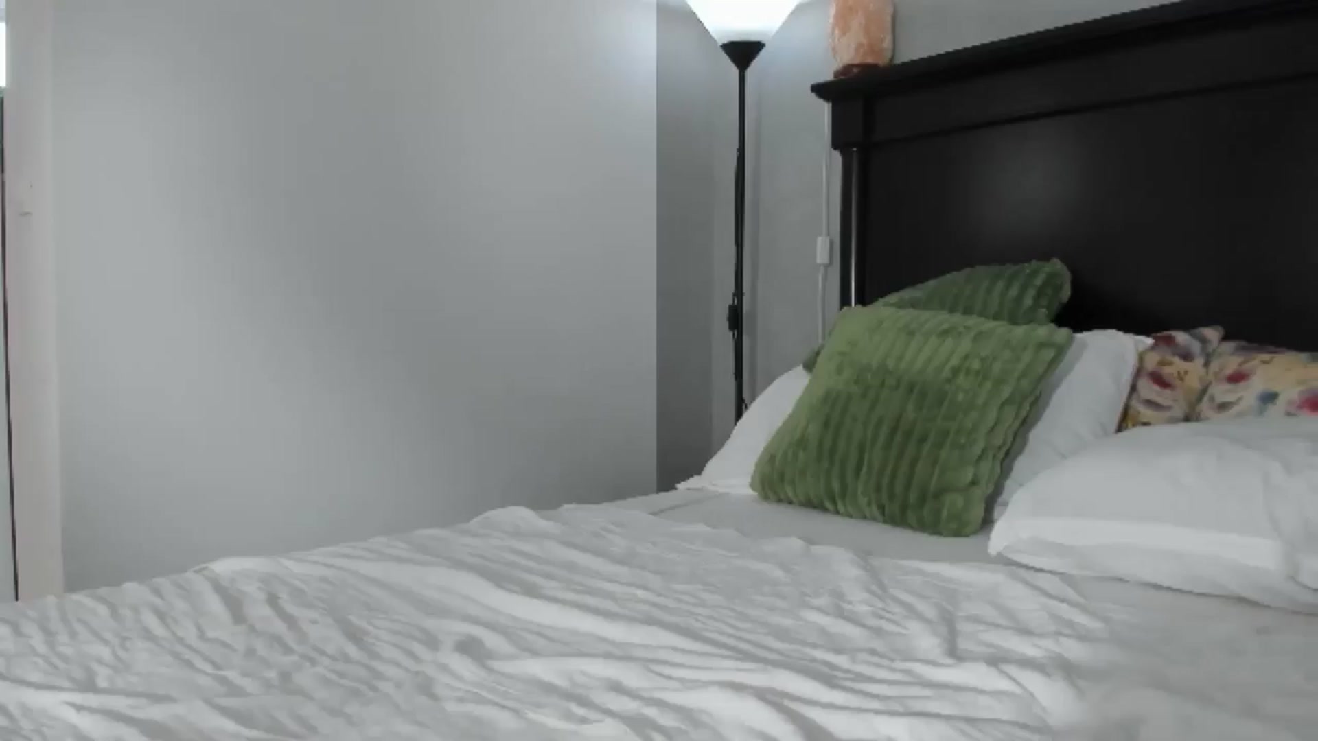 Gallery image thumbnail from Carollyne_'s myfreecams stream on, 08/20/2024, 15:35 image 2 of 20