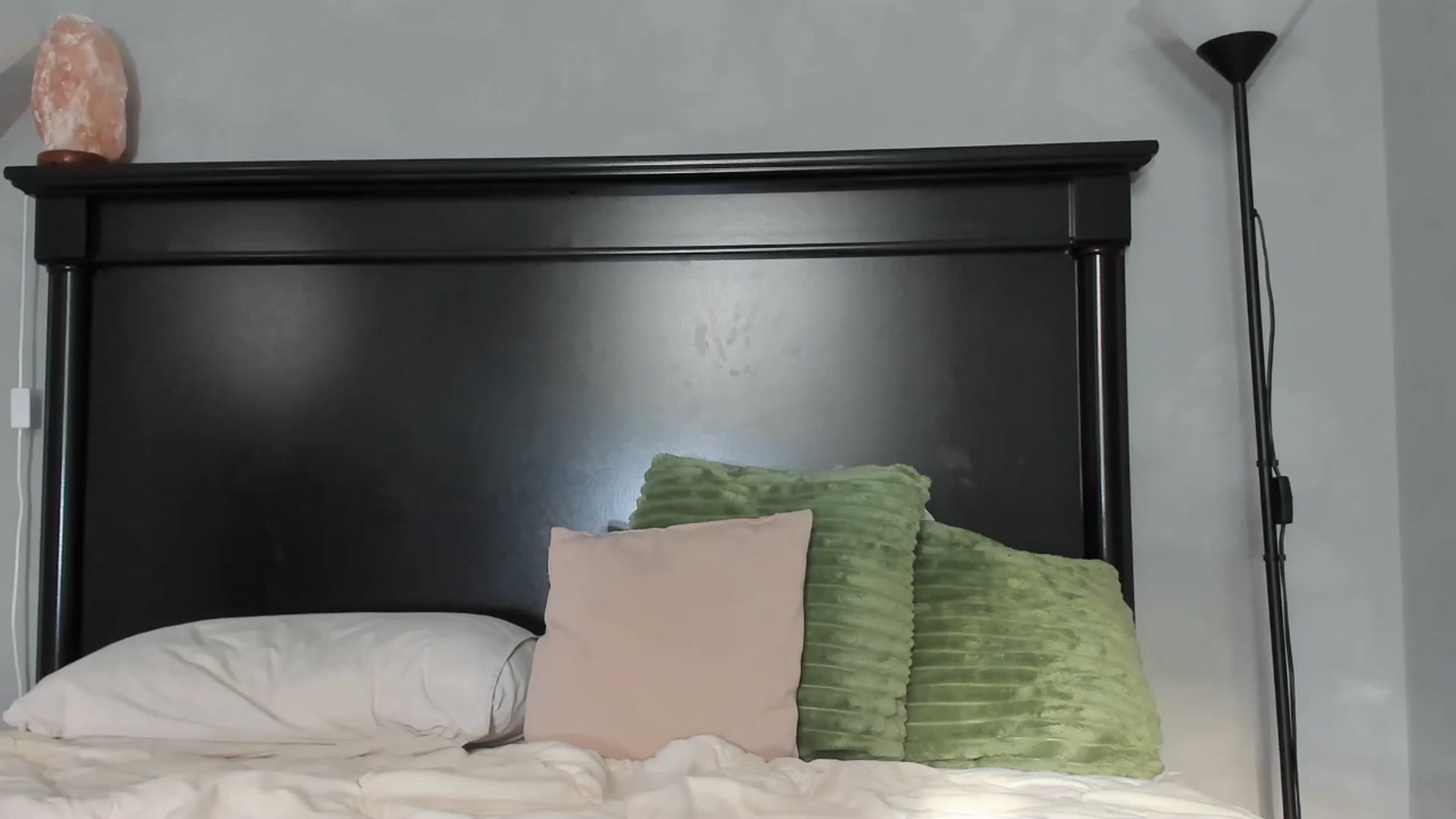 Gallery image thumbnail from Carollyne_'s myfreecams stream on, 10/04/2024, 14:15 image 14 of 20