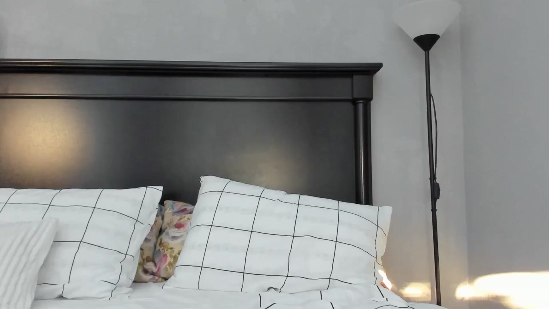 Gallery image thumbnail from Carollyne_'s myfreecams stream on, 10/19/2024, 14:26 image 19 of 20