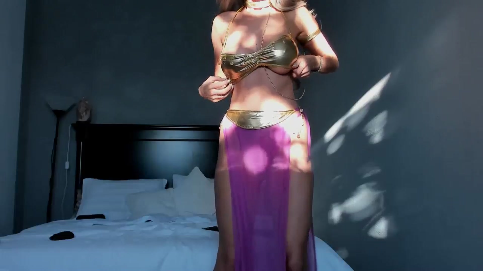 Gallery image thumbnail from Carollyne_'s myfreecams stream on, 10/21/2024, 15:44 image 3 of 20