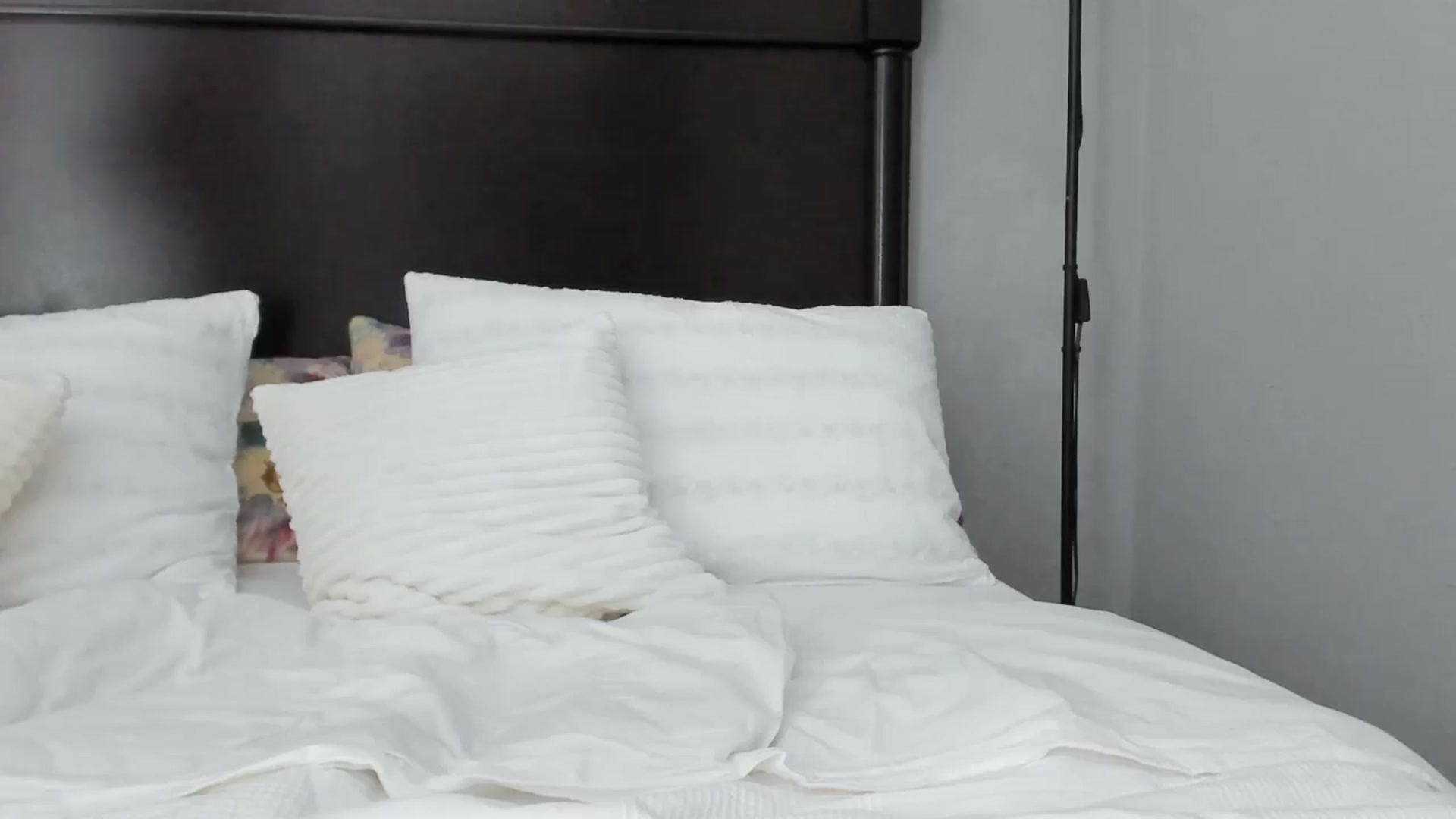 Gallery image thumbnail from Carollyne_'s myfreecams stream on, 10/30/2024, 18:13 image 19 of 20