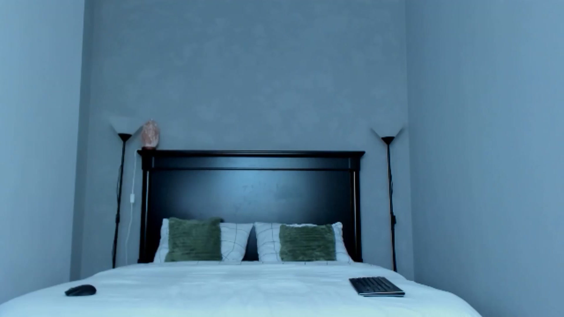 Gallery image thumbnail from Carollyne_'s myfreecams stream on, 11/08/2024, 11:07 image 1 of 20
