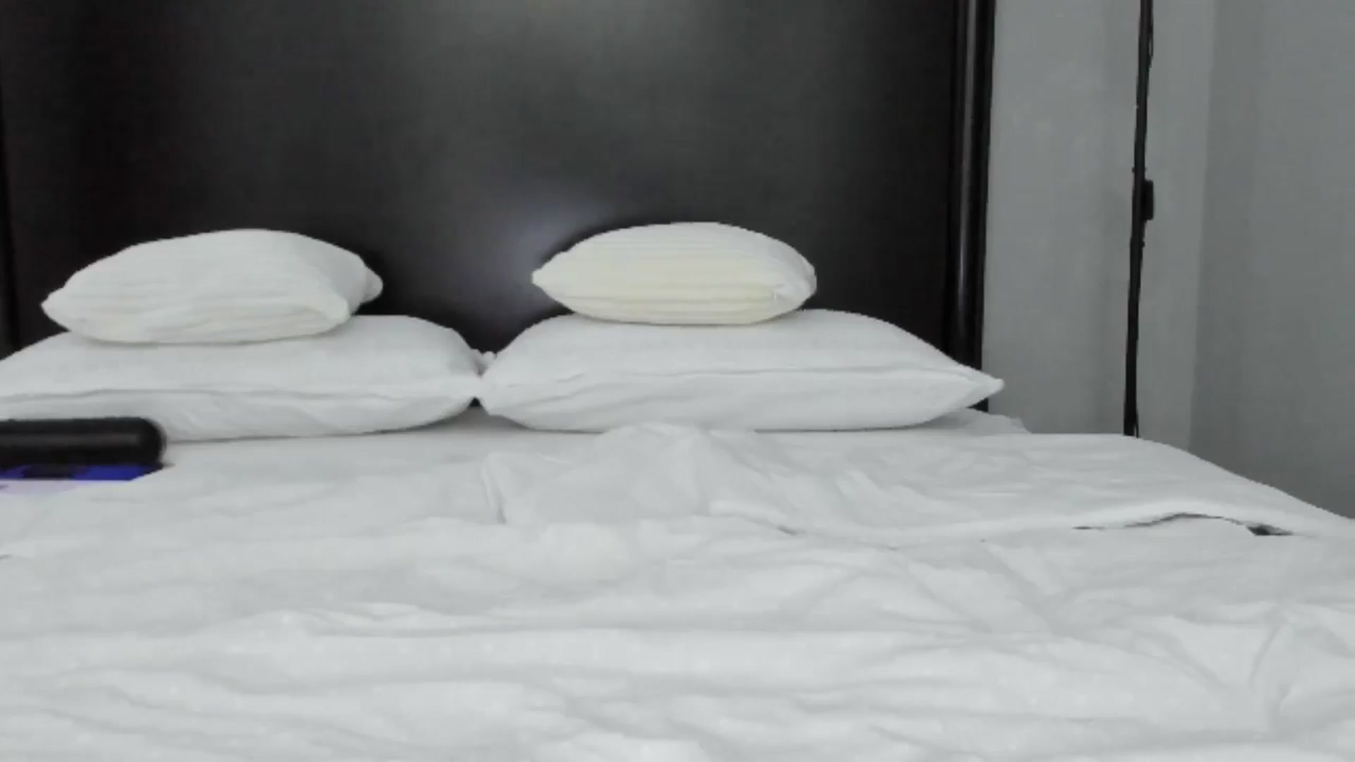 Gallery image thumbnail from Carollyne_'s myfreecams stream on, 11/12/2024, 16:12 image 18 of 20