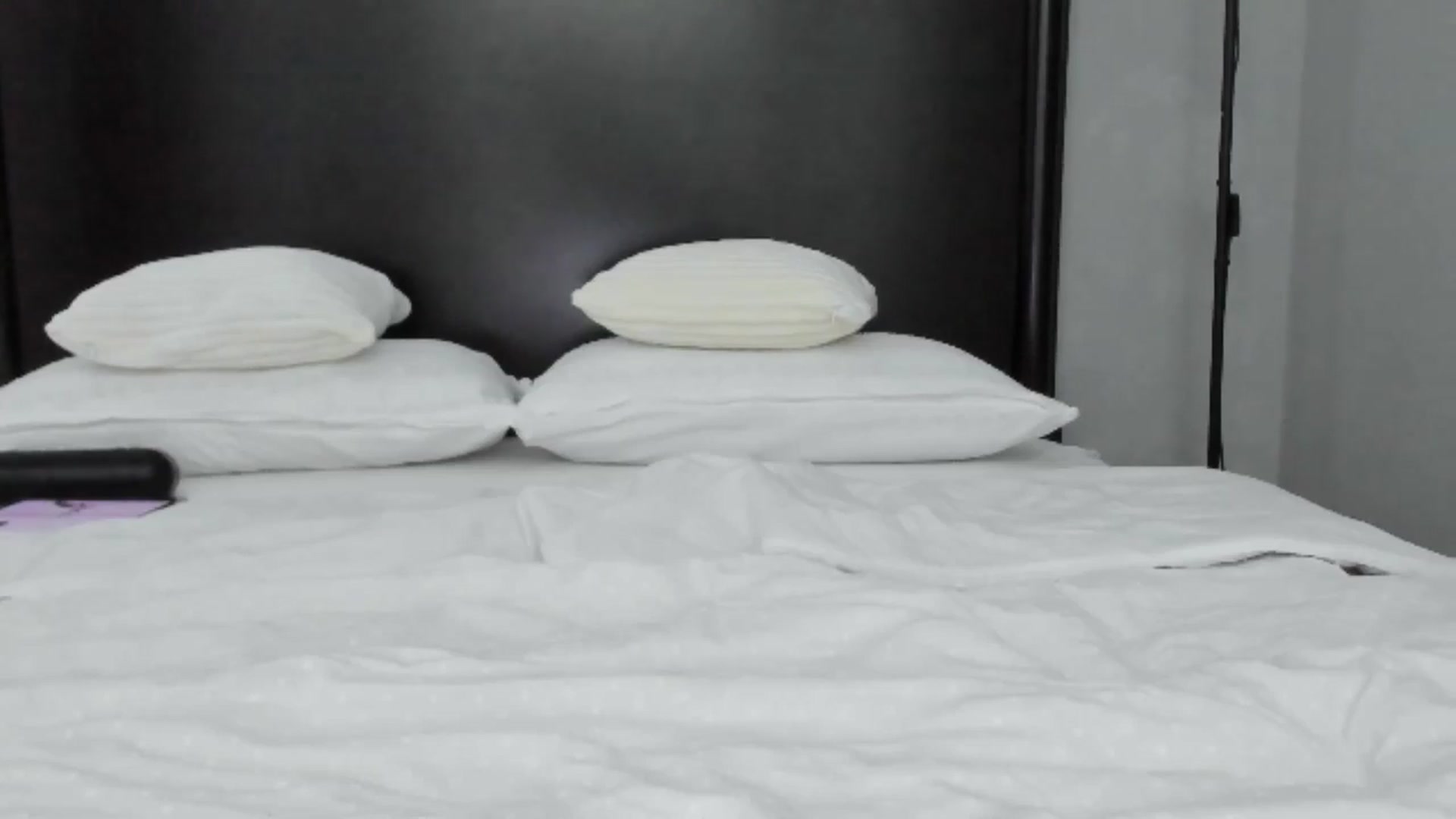 Gallery image thumbnail from Carollyne_'s myfreecams stream on, 11/12/2024, 16:12 image 19 of 20